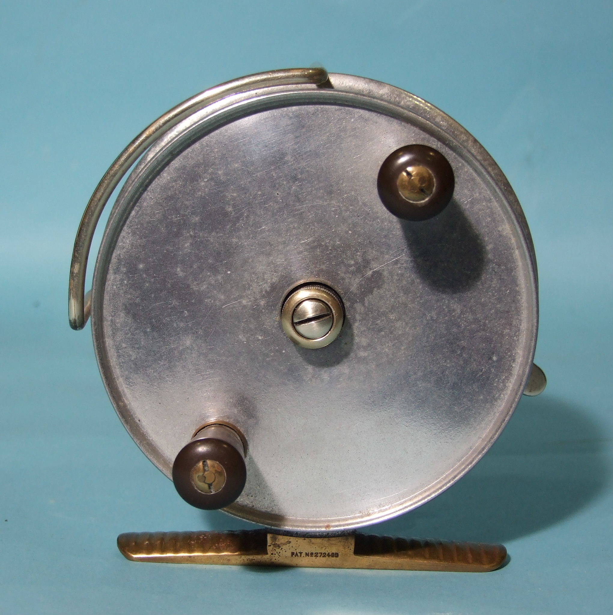 A Hardy Bros Ltd alloy 4½'' trolling reel with brass foot, line guard, drag lever and Bakelite - Image 4 of 4