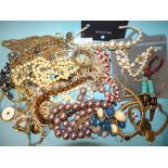 A quantity of costume jewellery.