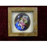 A Continental oval miniature depicting the Madonna and Child, 5 x 4cm.