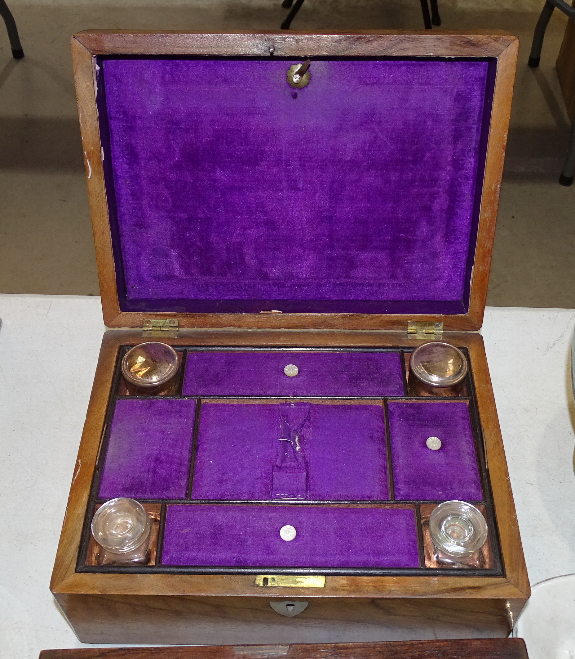 A 19th century rosewood tea caddy with interior cannister and glass mixing bowl, fitted with ring - Image 3 of 3