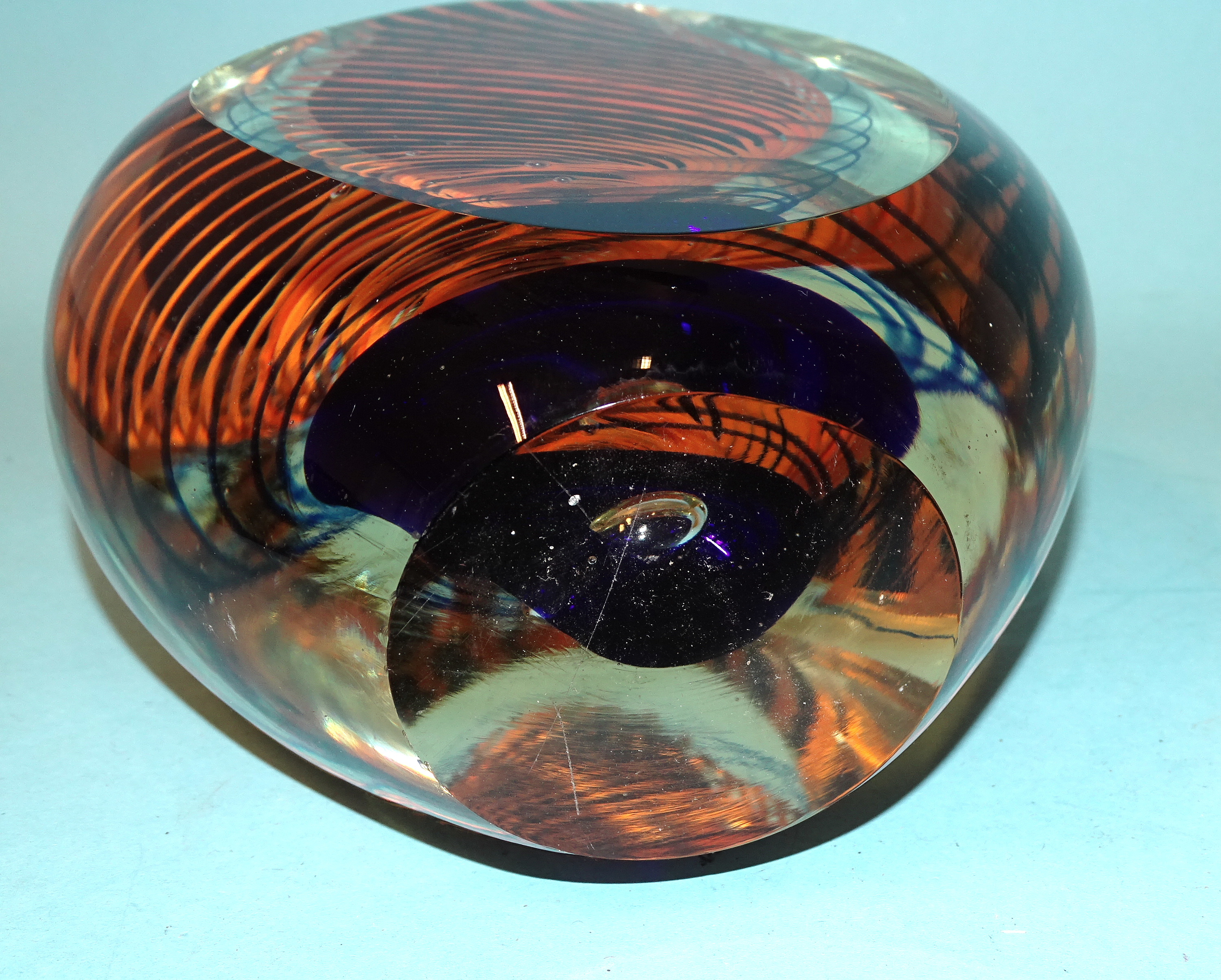 A Murano-style glass vase, the internal decoration of orange and blue strands around a black core, - Image 3 of 6