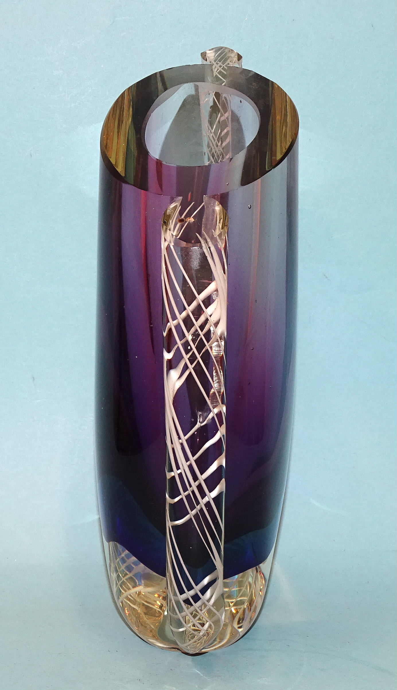 A Murano-style glass vase, the internal decoration of orange and blue strands around a black core, - Image 5 of 6