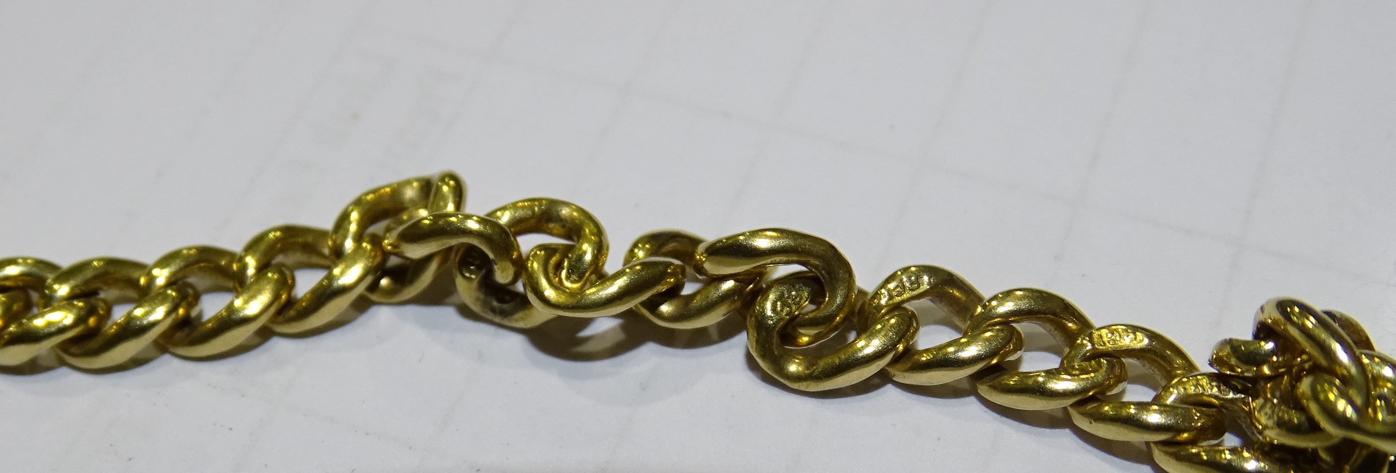 An 18ct yellow gold curb-link Albert watch chain, 44.5cm, 43.2g. - Bild 3 aus 3