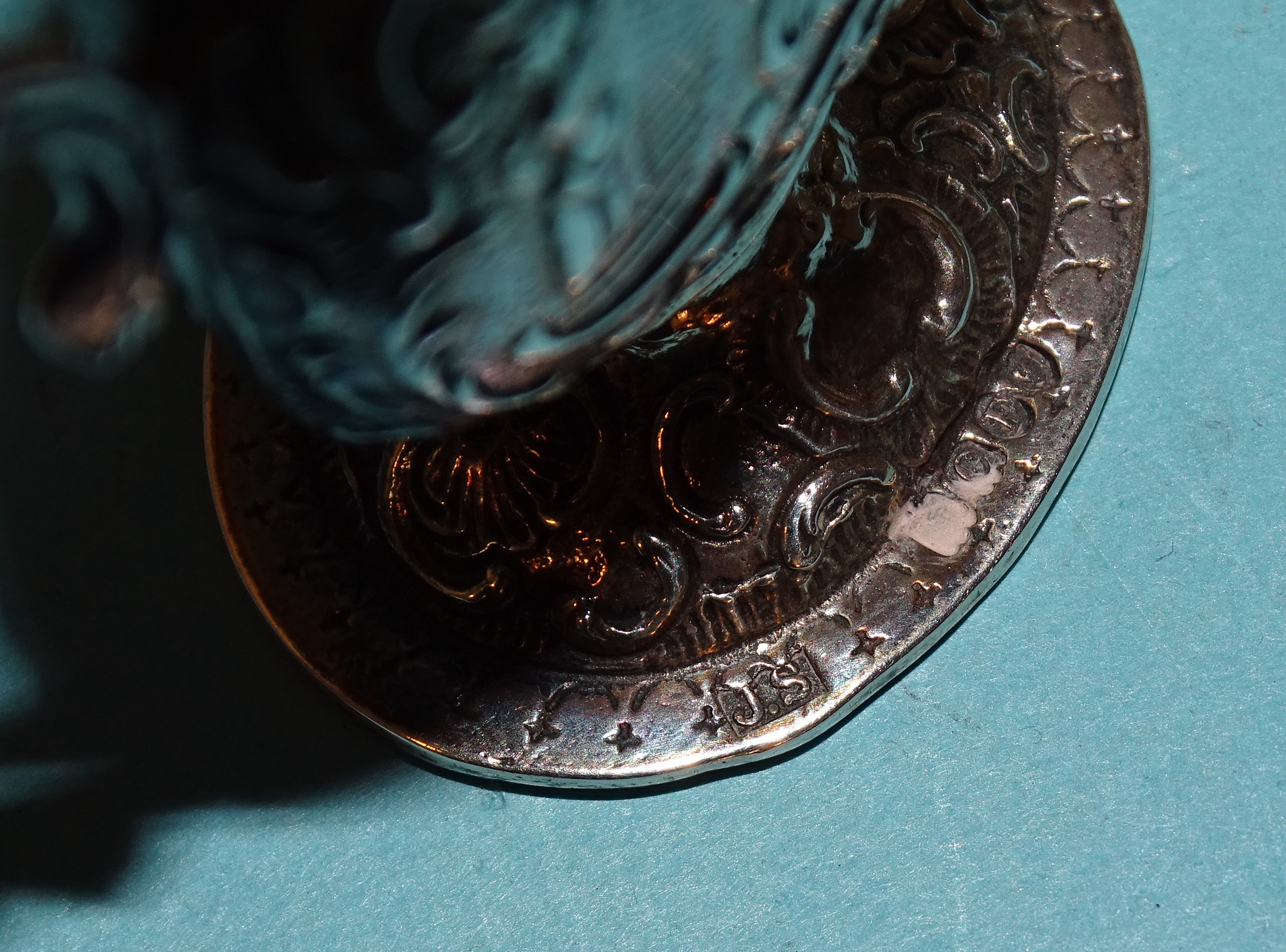 A Continental silver pill box in the form of a worktable, on cabriole legs, with embossed - Image 10 of 11