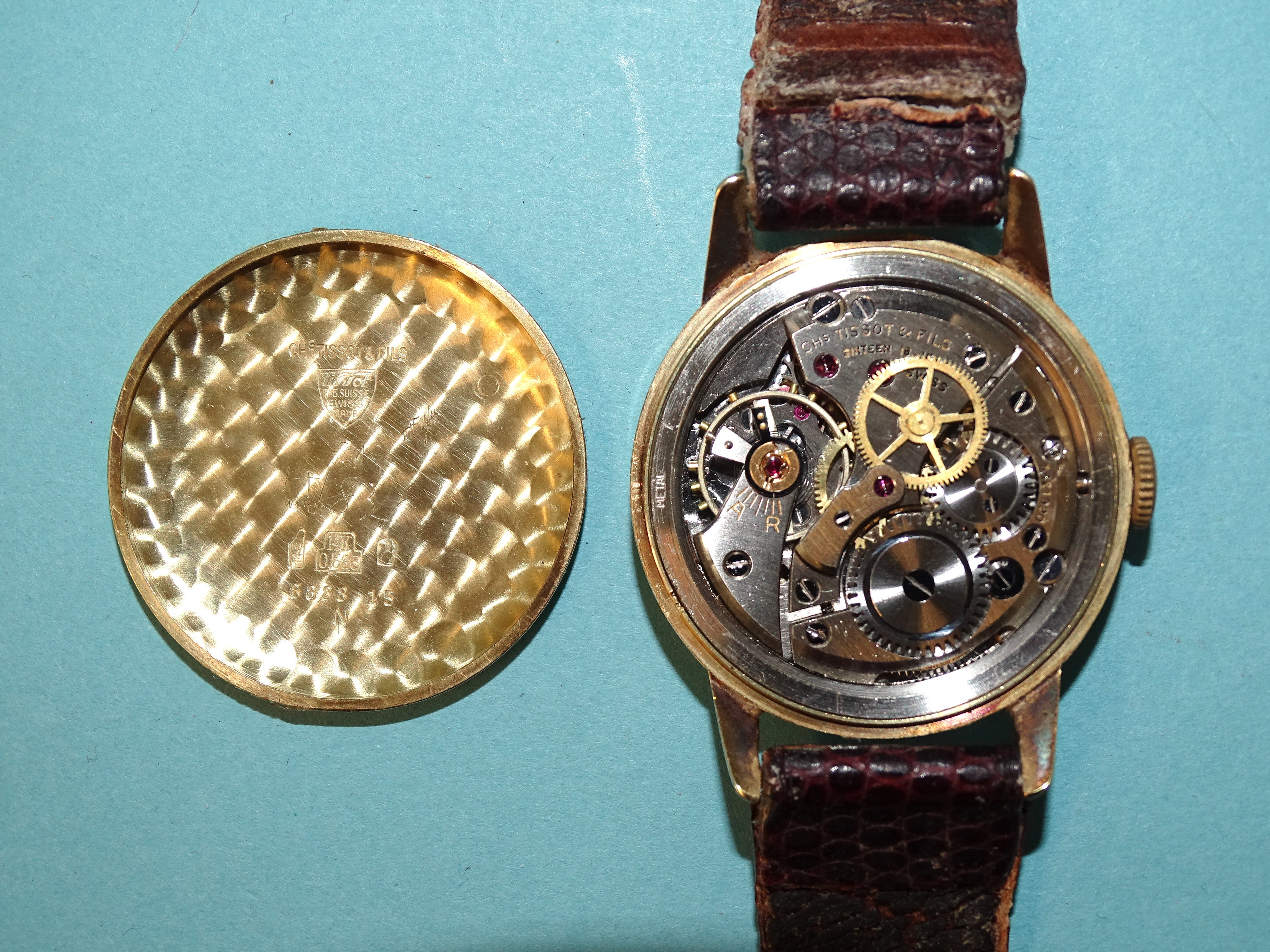 A gentleman's 14ct gold-cased Tissot wristwatch, the silvered dial with applied Arabic and dart - Bild 4 aus 4