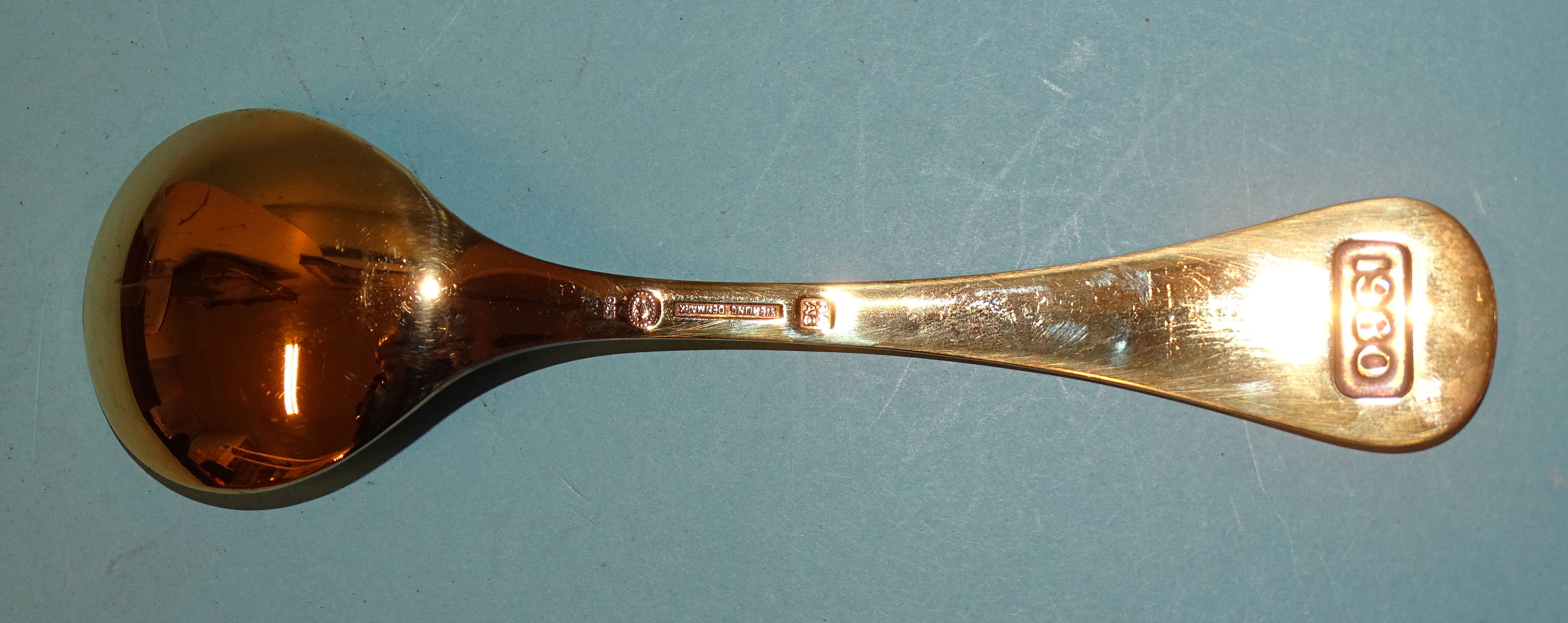 A silver gilt 1980 spoon with enamel flower, maker's mark RA AB, Georg Jensen, ___5.39oz. - Bild 3 aus 4