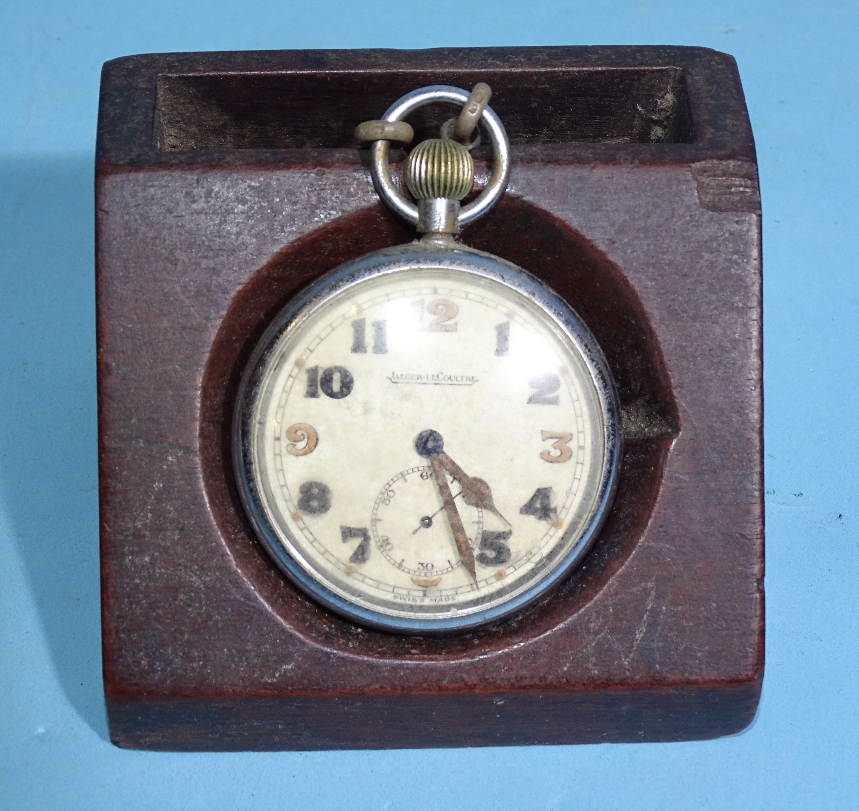 A Jaeger LeCoultre GSTP military pocket watch, the off-white enamel dial with Arabic numerals and - Bild 4 aus 4