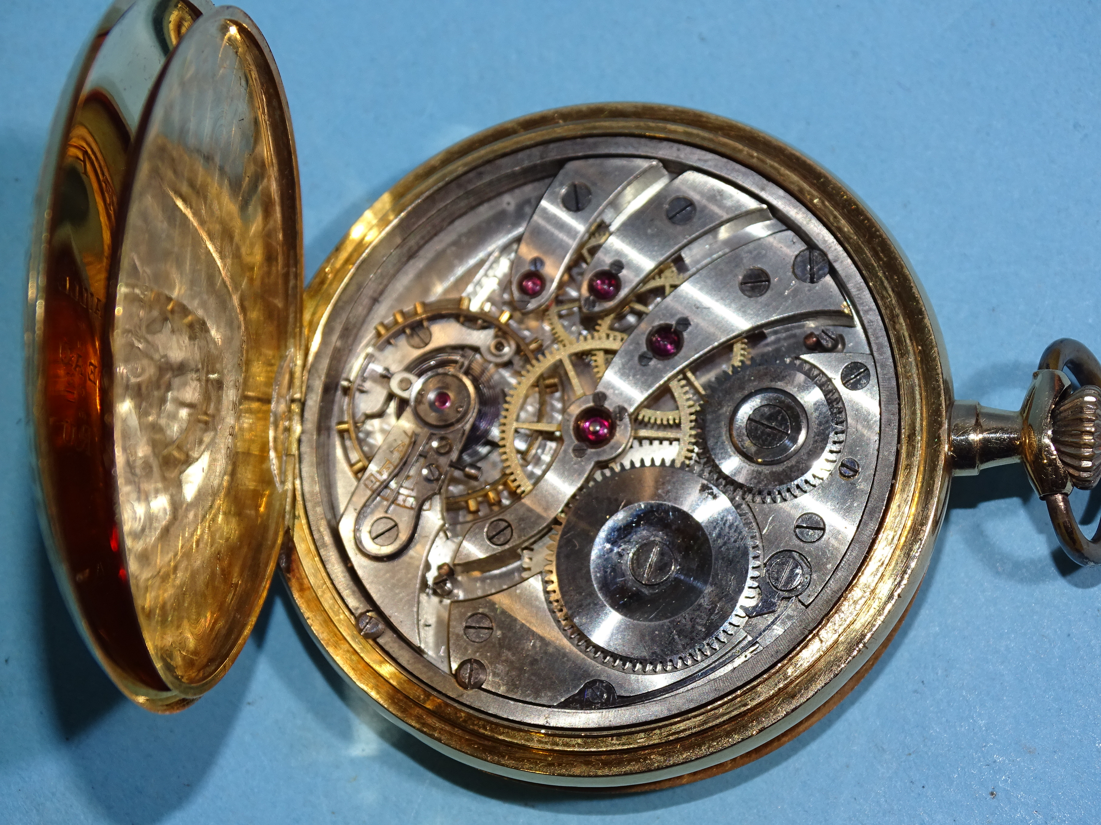 Rueff Freres, an 18ct gold hunter-cased pocket watch, the white enamel dial with Roman numerals, - Bild 5 aus 5