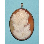 A modern 9ct gold-mounted shell cameo brooch-pendant, 48 x 37mm, 10g.