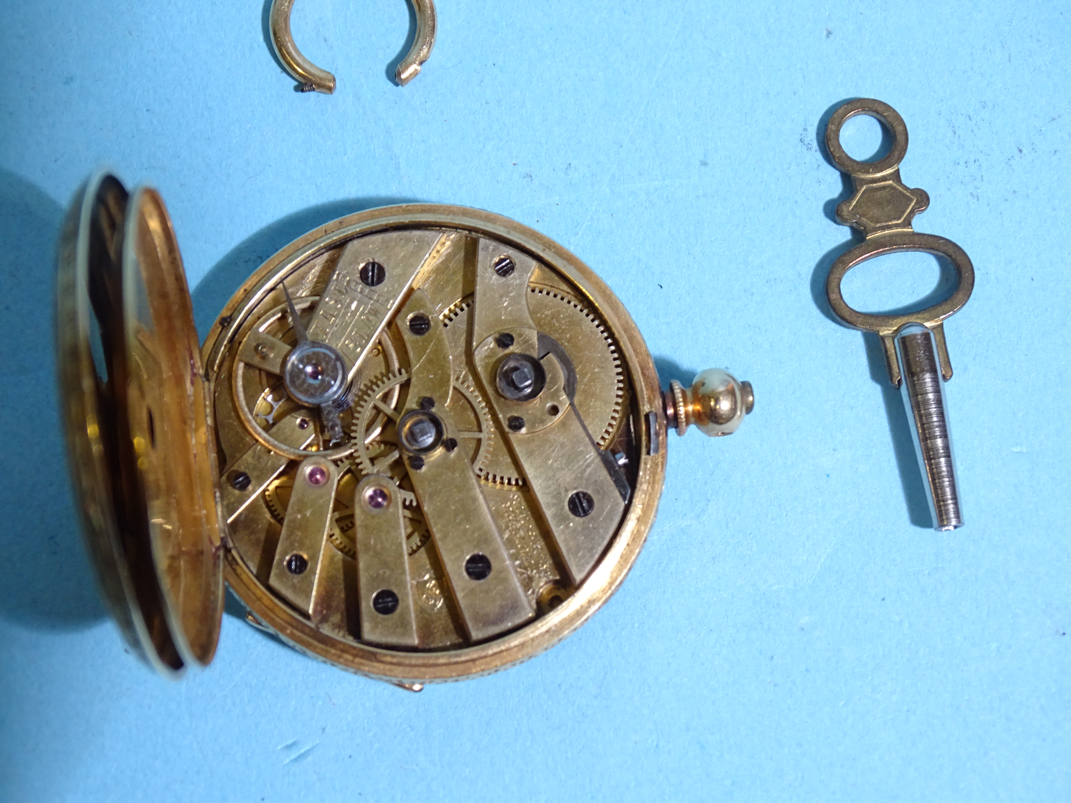 A lady's 18ct-gold-cased key-wind pocket watch, the engraved gold dial with Roman numerals, with - Bild 3 aus 3