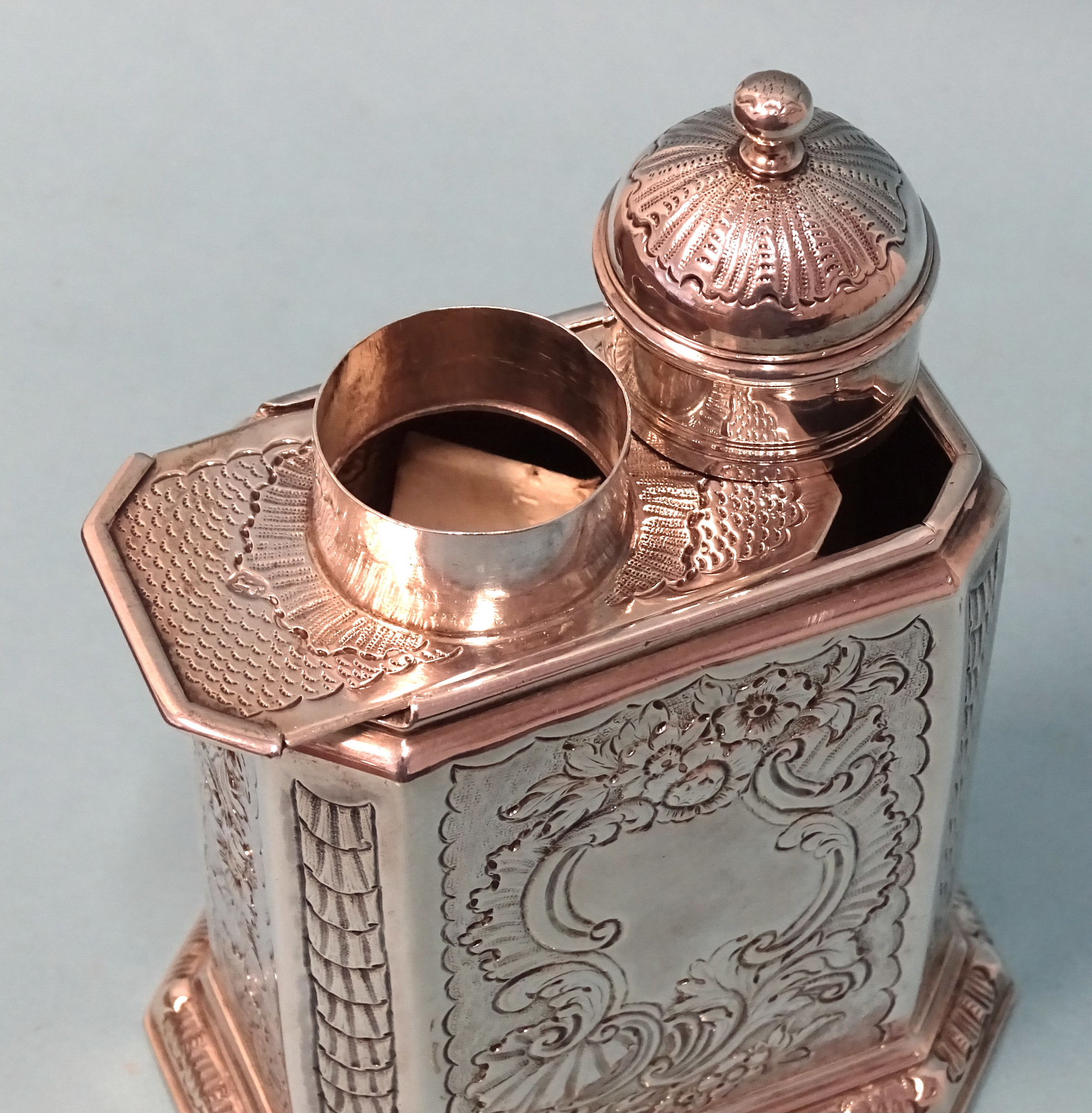 A George I silver tea caddy of upright rectangular form, with canted corners and later Rococo - Image 6 of 7