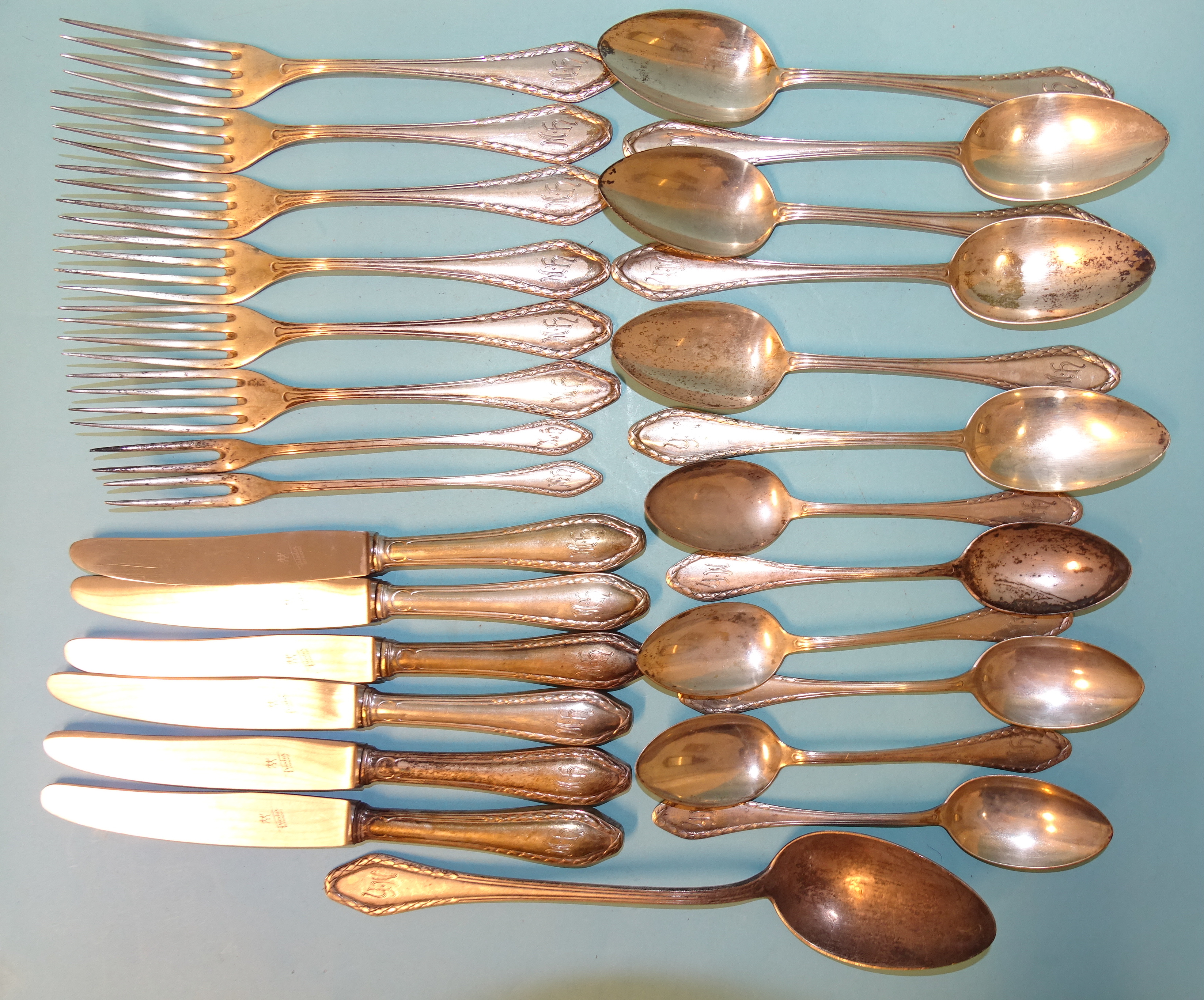 A quantity of white metal flatware stamped '800'; 1 serving spoon, 6 each table forks, tablespoons - Bild 2 aus 2