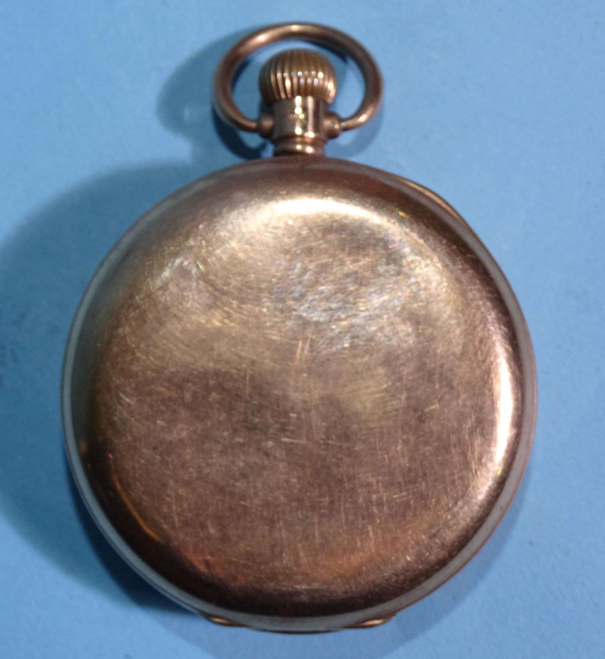 A 9ct gold open-face keyless pocket watch with white enamel dial, Roman numerals and seconds - Bild 2 aus 2