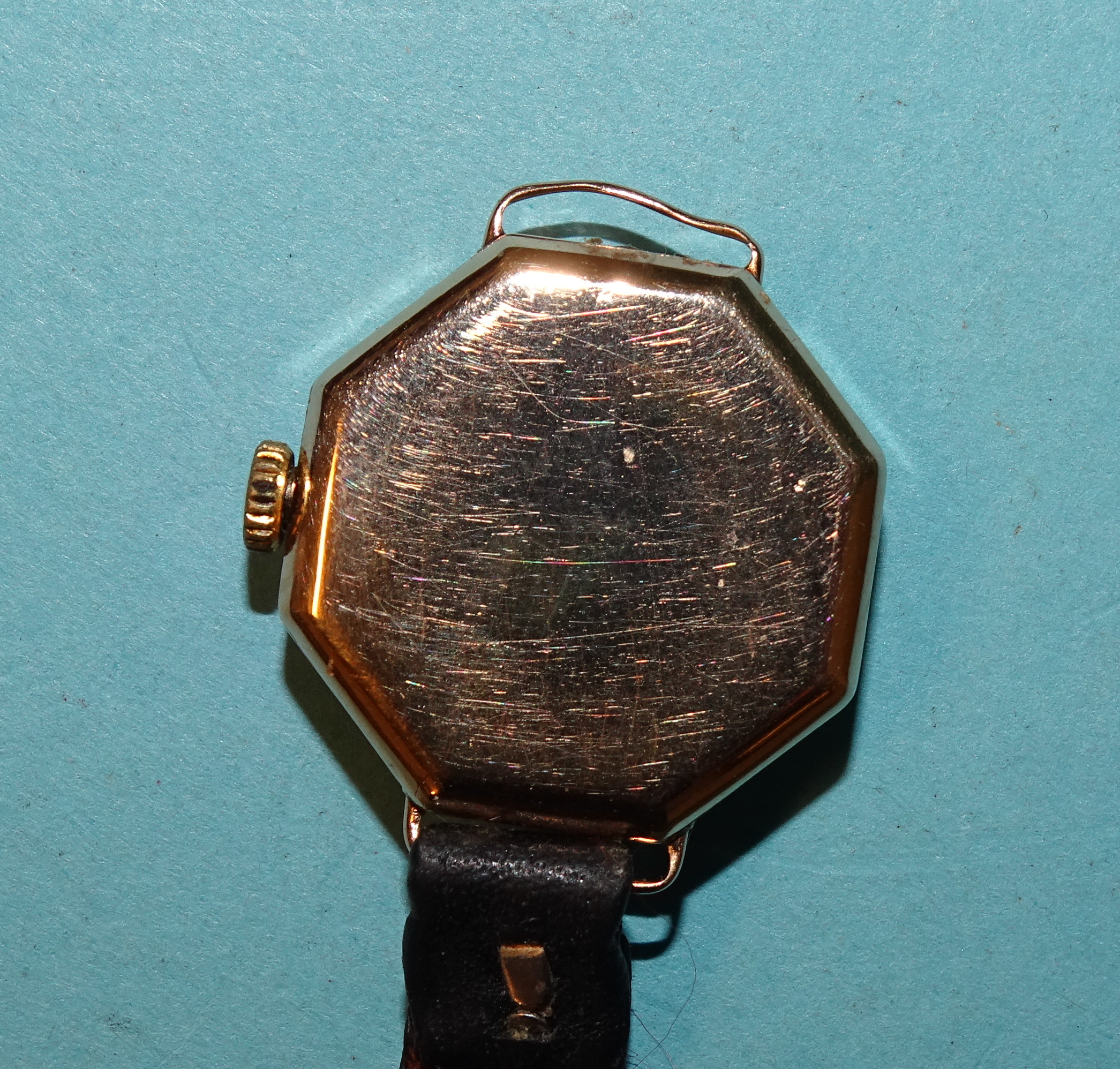 A lady's 9ct gold-cased wrist watch with Swiss movement, (working). - Bild 2 aus 2