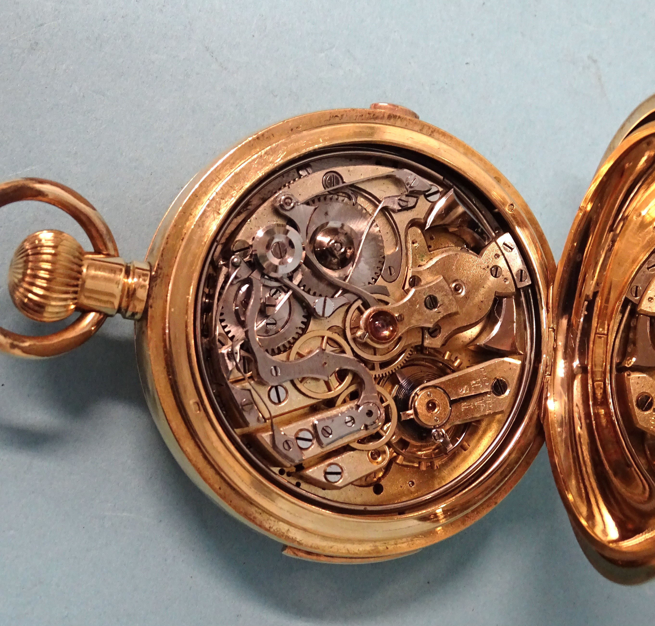 An 18ct gold hunter-cased repeater chronograph pocket watch, the white enamel dial with Roman - Bild 3 aus 4