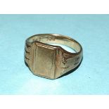 A 9ct gold signet ring, size S, 7.4g.