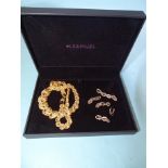 A small quantity of Victorian chain links, (tests as 9ct gold approximately), 5.1g and a 9ct gold on