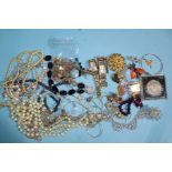 A quantity of costume jewellery.