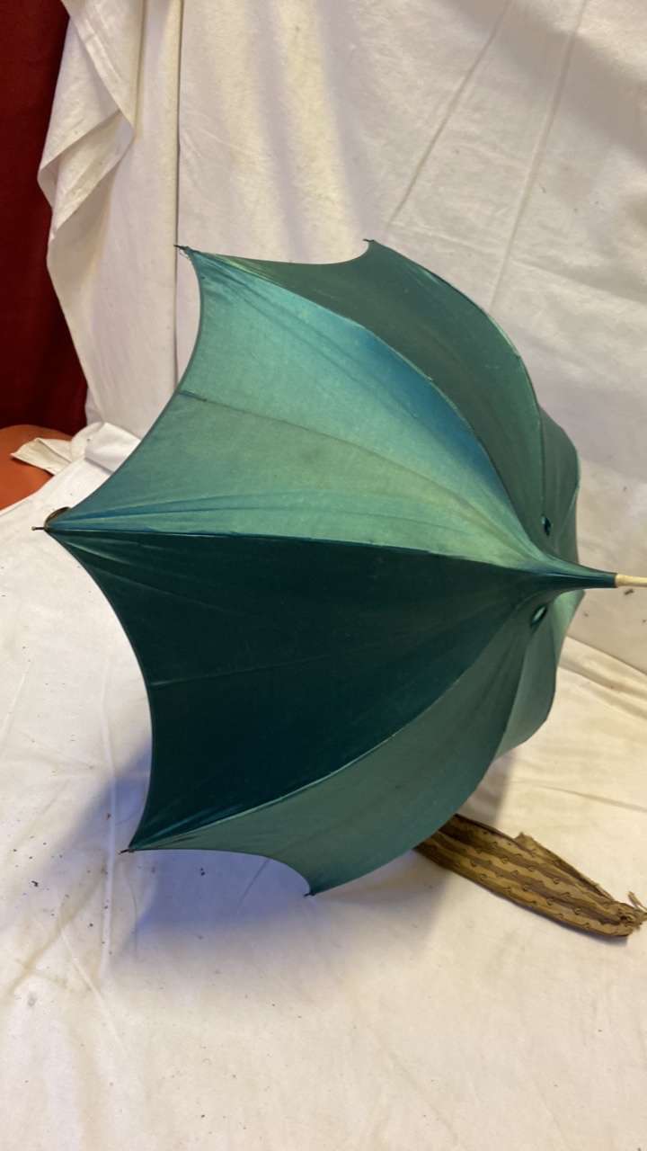 VINTAGE PARASOL (AF) - Image 6 of 10