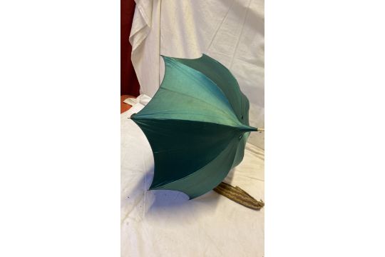 VINTAGE PARASOL (AF) - Image 6 of 10