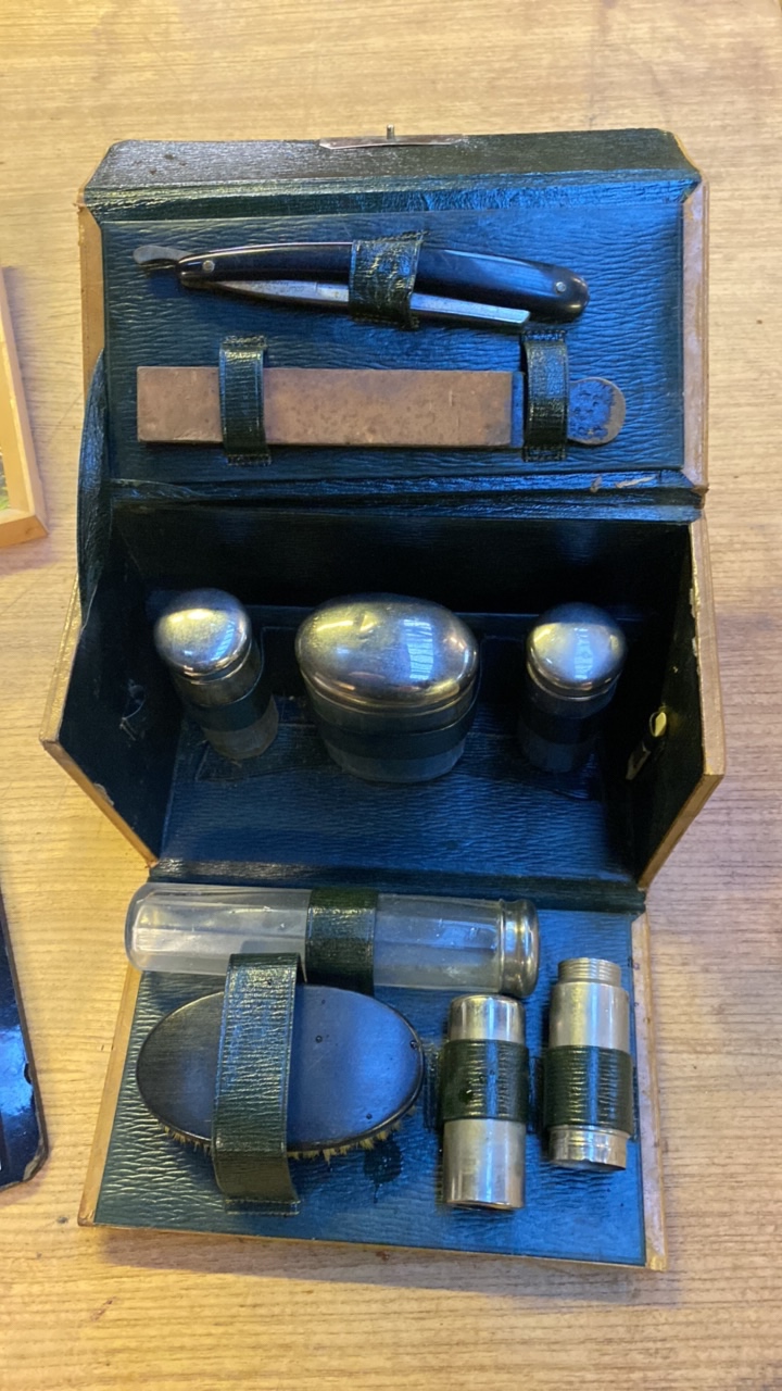 GENTS TRAVEL CASE & THISTLE SHAPED PERFUME BOTTLE (AF) - Image 9 of 36