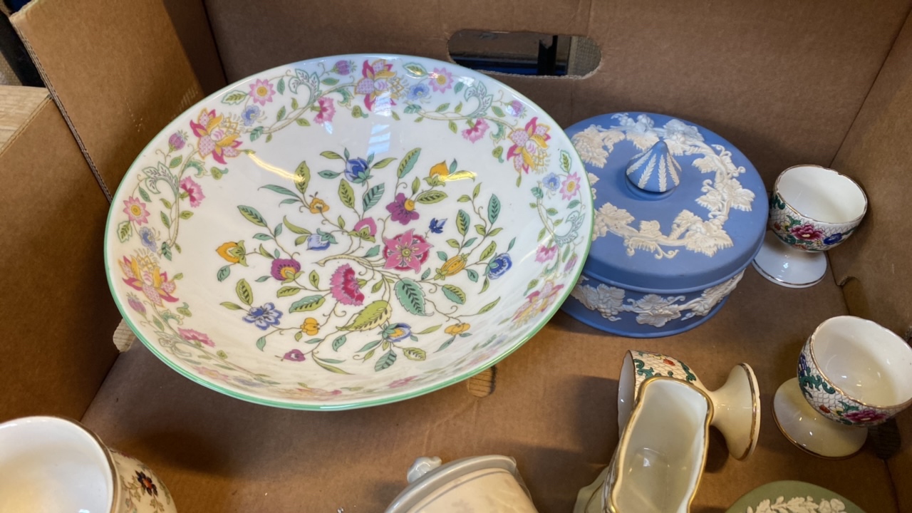 2 BOXES ASSORTED CHINA- MINTON DRESDEN QUIMPER ETC (AF) - Bild 4 aus 16