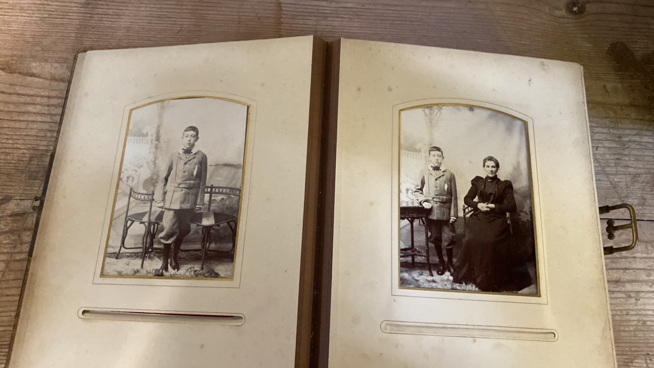 2 VICTORIAN PHOTO ALBUMS (AF) - Image 22 of 30