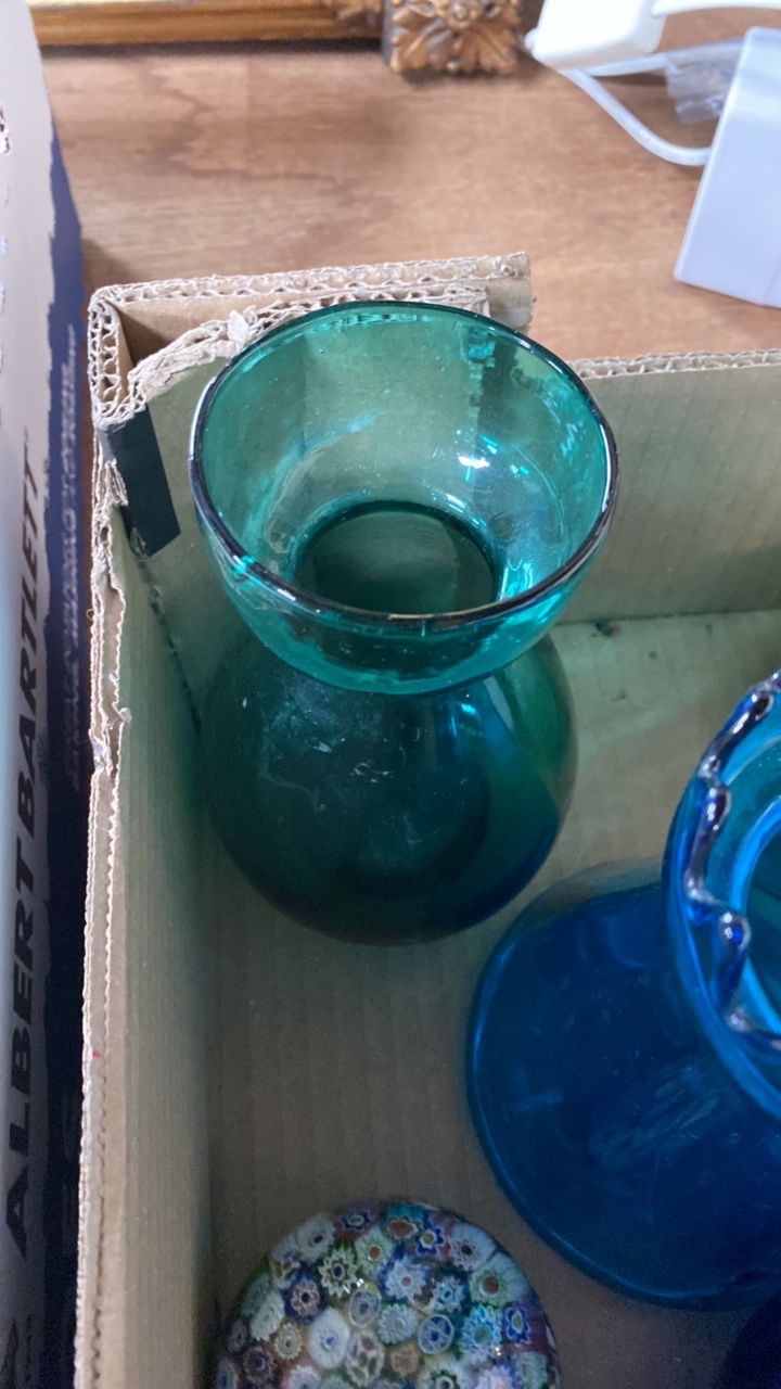 BOX GLASS VASES & PAPERWEIGHT ETC - Image 13 of 18