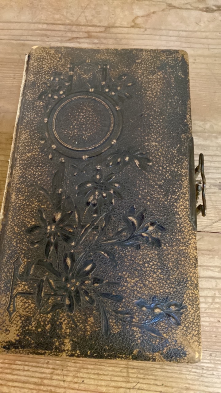 2 VICTORIAN PHOTO ALBUMS (AF) - Image 24 of 36