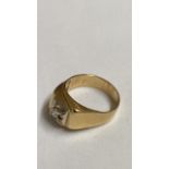 UNMARKED GENTS RING SIZE Q APPROX 6.2G