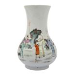 Famille rose-Vase. China, 18./19. Jh.