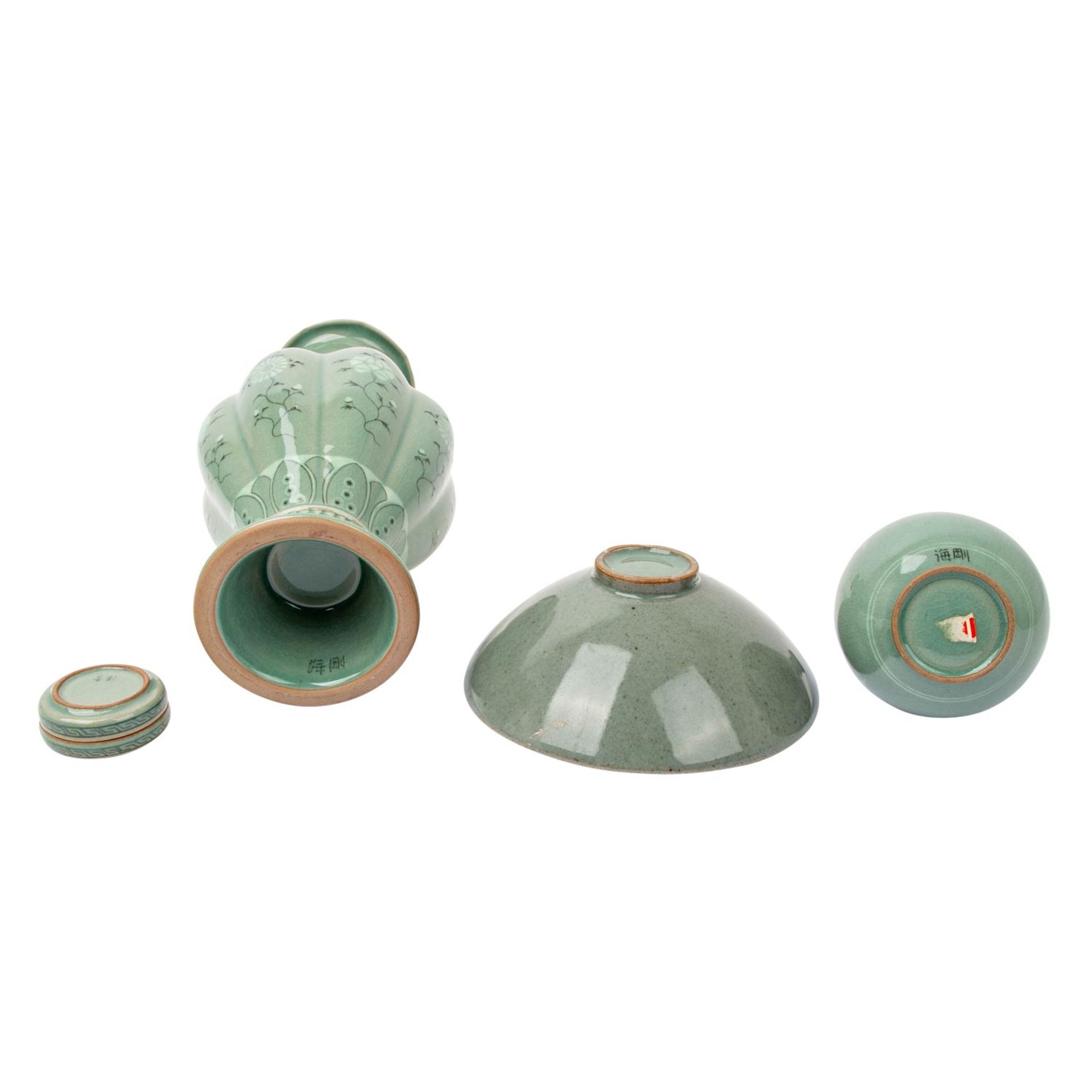 4 Teile aus Steinzeug im koreanischen Stil, JAPAN, 20. Jh.: - Image 3 of 11