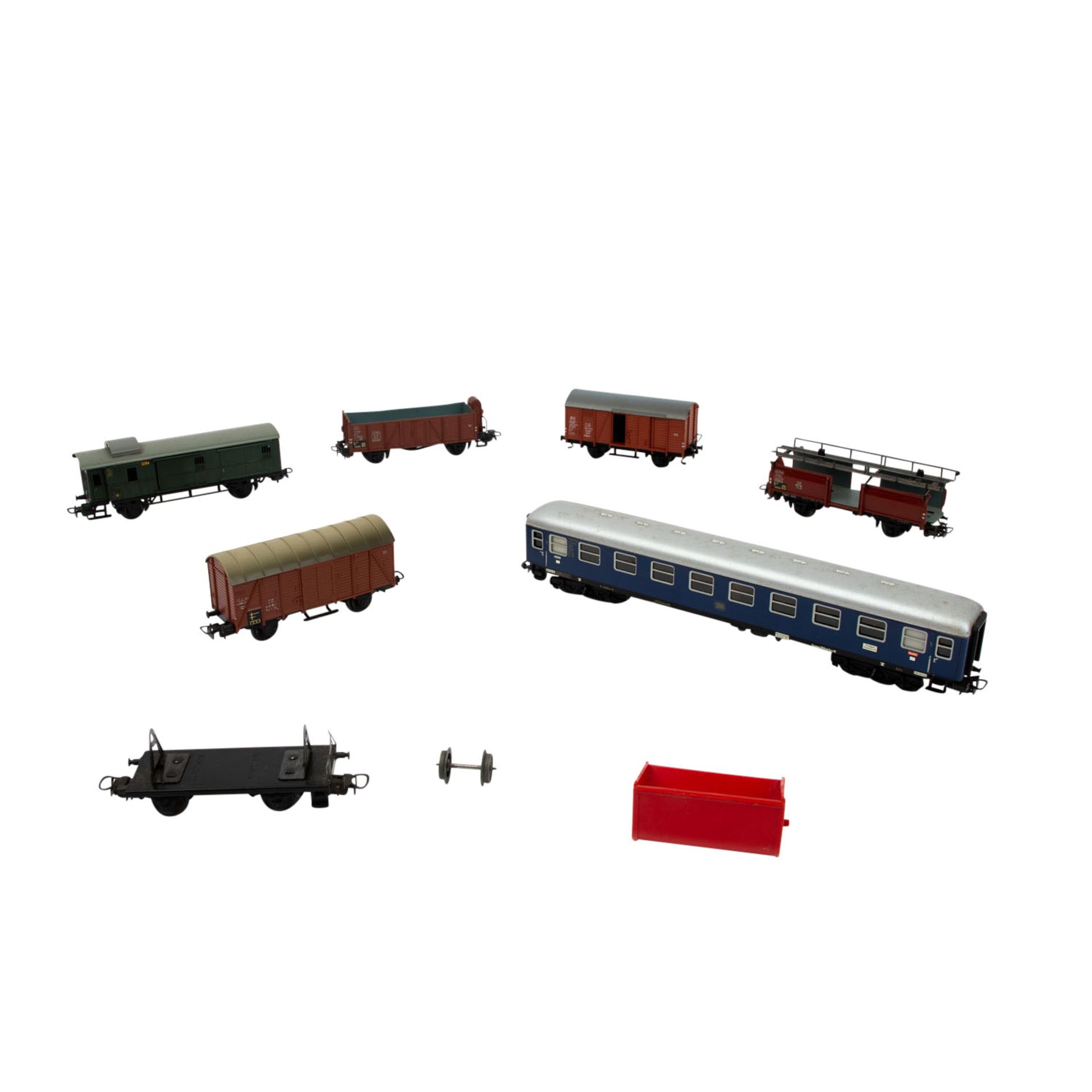 MÄRKLIN Konvolut aus 2 Lokomotiven und 13 Güter- und Personenwagen, Spur H0, 1950er/60er Jahre, - Image 2 of 4