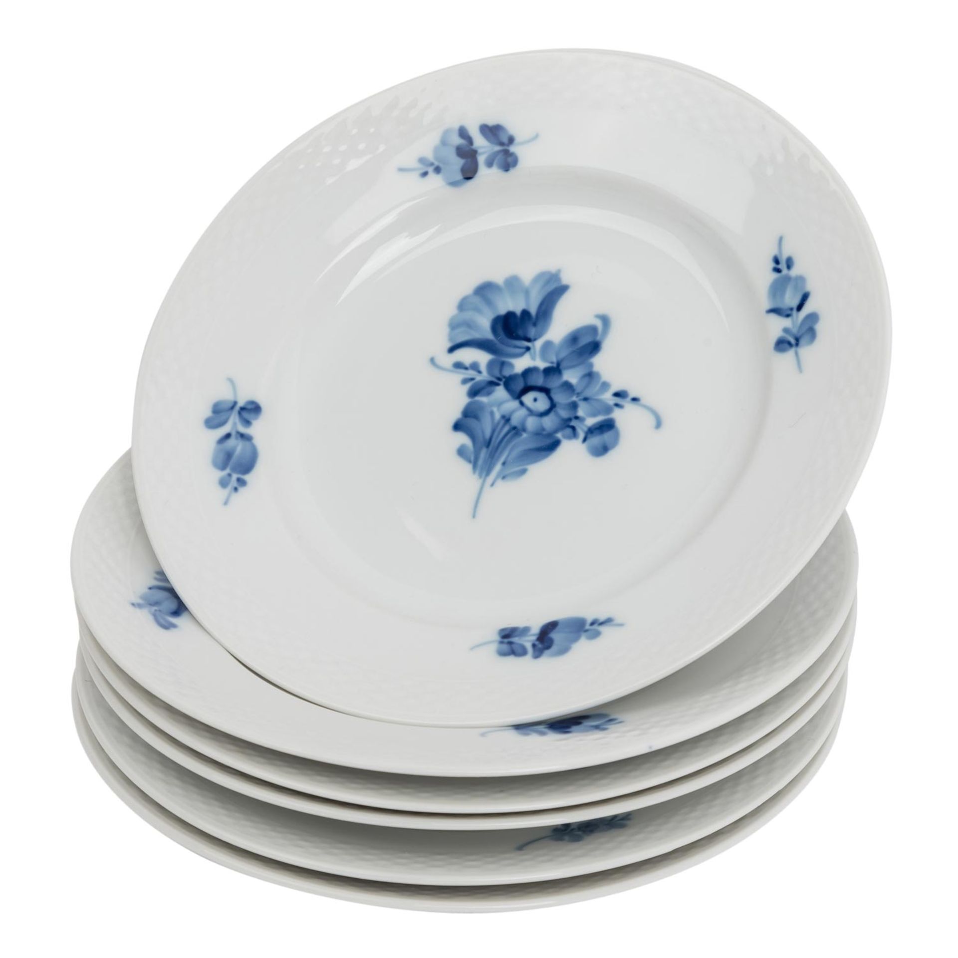 ROYAL COPENHAGEN Serviceteile 'Blaue Blume glatt', 20./21. Jh. - Bild 2 aus 8