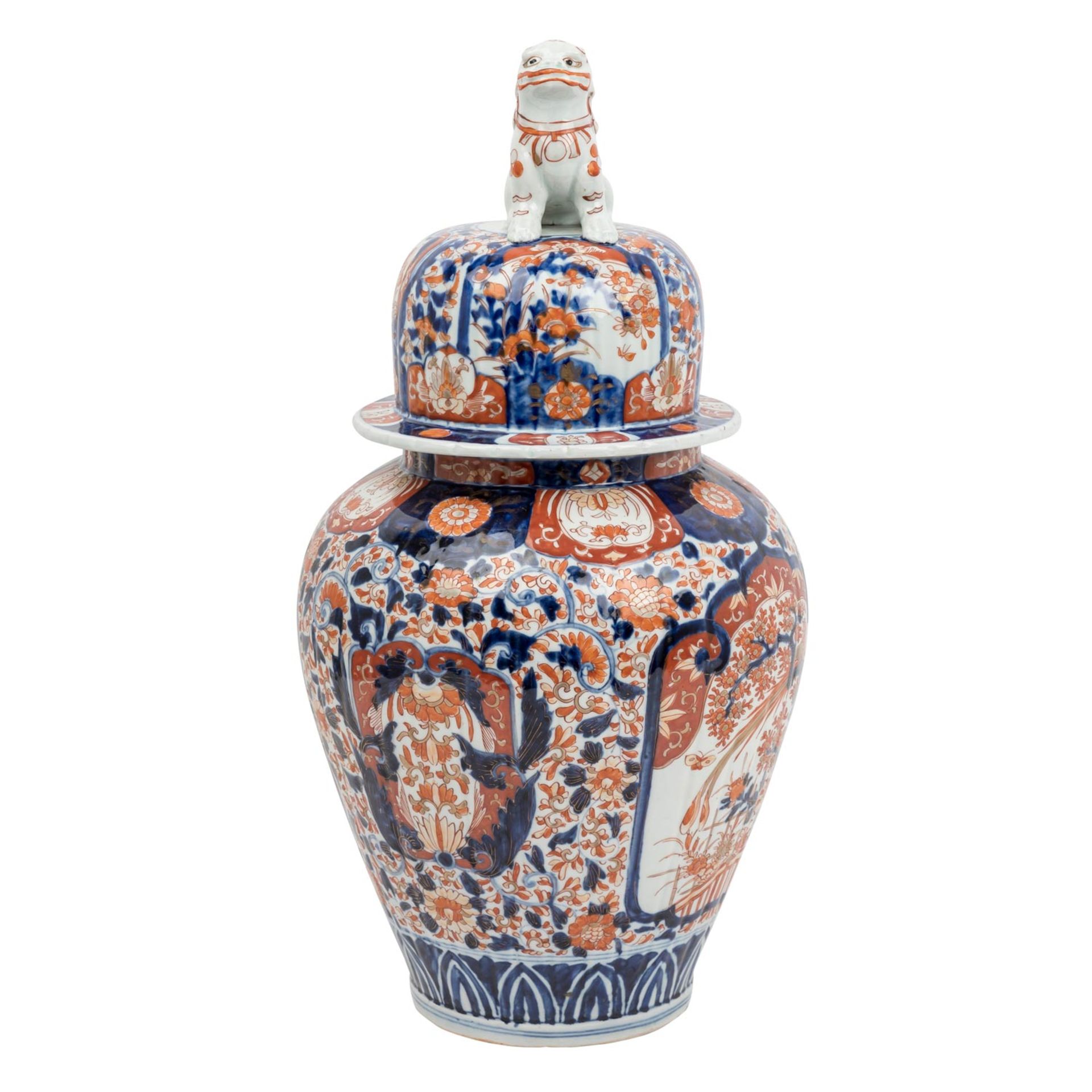 Imari-Deckelvase aus Porzellan. JAPAN, Meiji-Periode (1868-1912). - Bild 6 aus 12