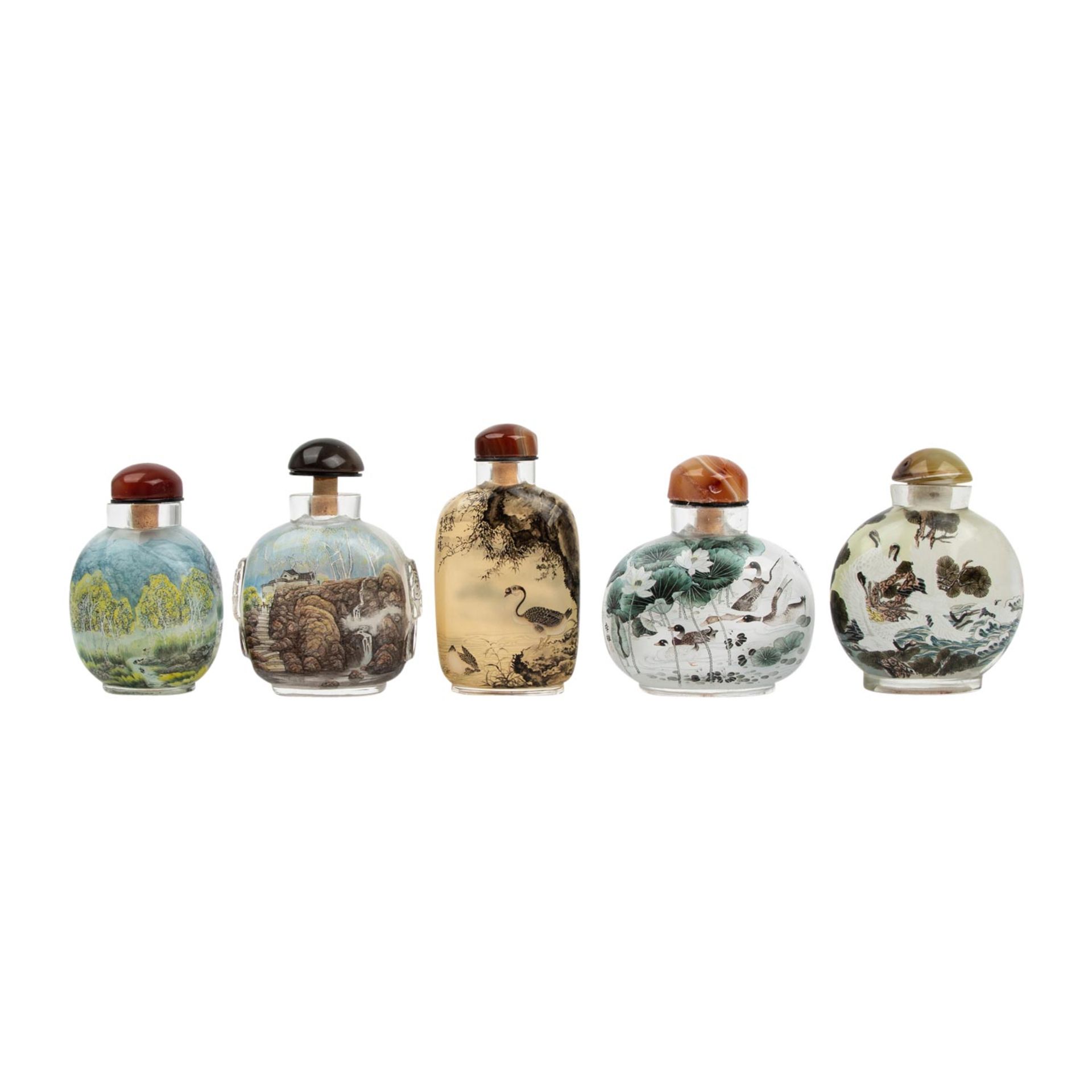 5 Snuffbottles. CHINA, 20. Jh.,