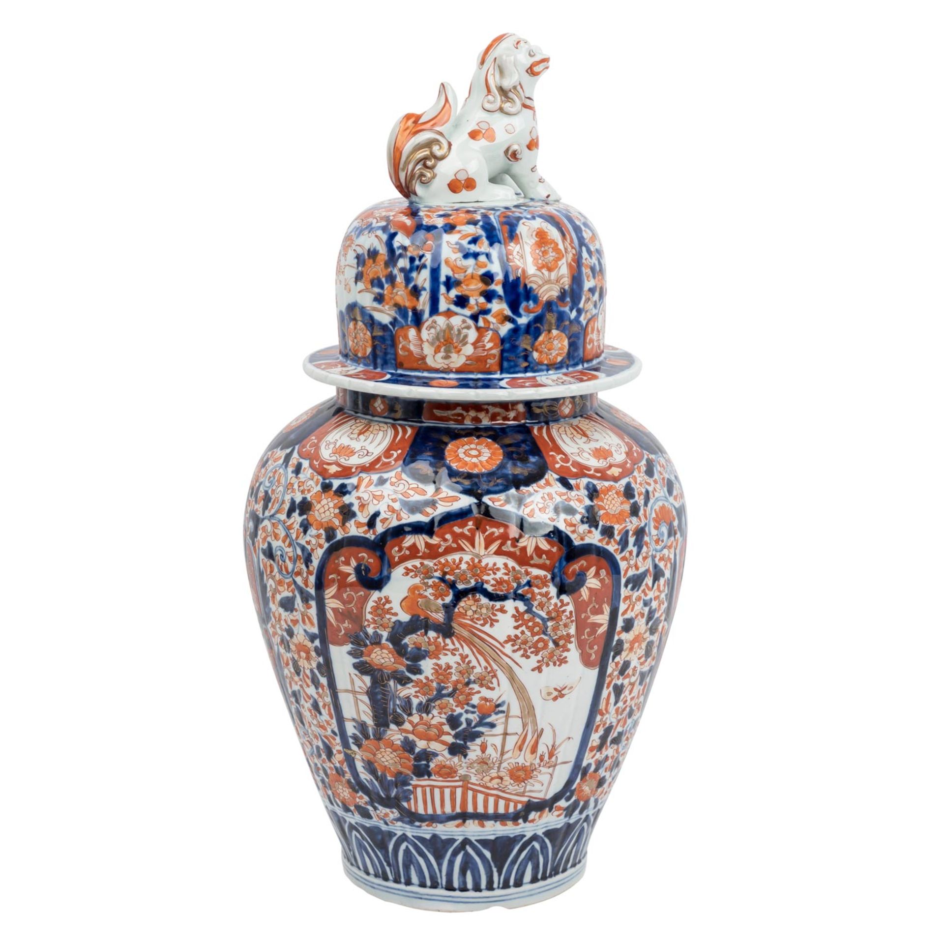 Imari-Deckelvase aus Porzellan. JAPAN, Meiji-Periode (1868-1912). - Bild 5 aus 12