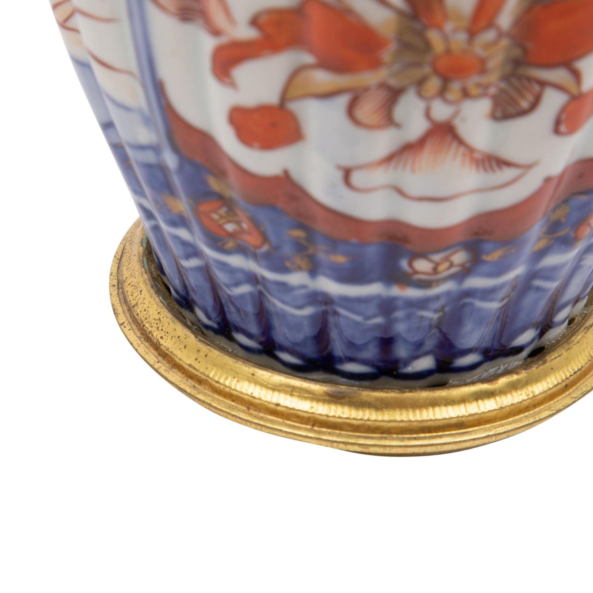 4 objets d'art mit Imari-Dekor. JAPAN, Meiji-Zeit (1868-1912): - Bild 10 aus 10