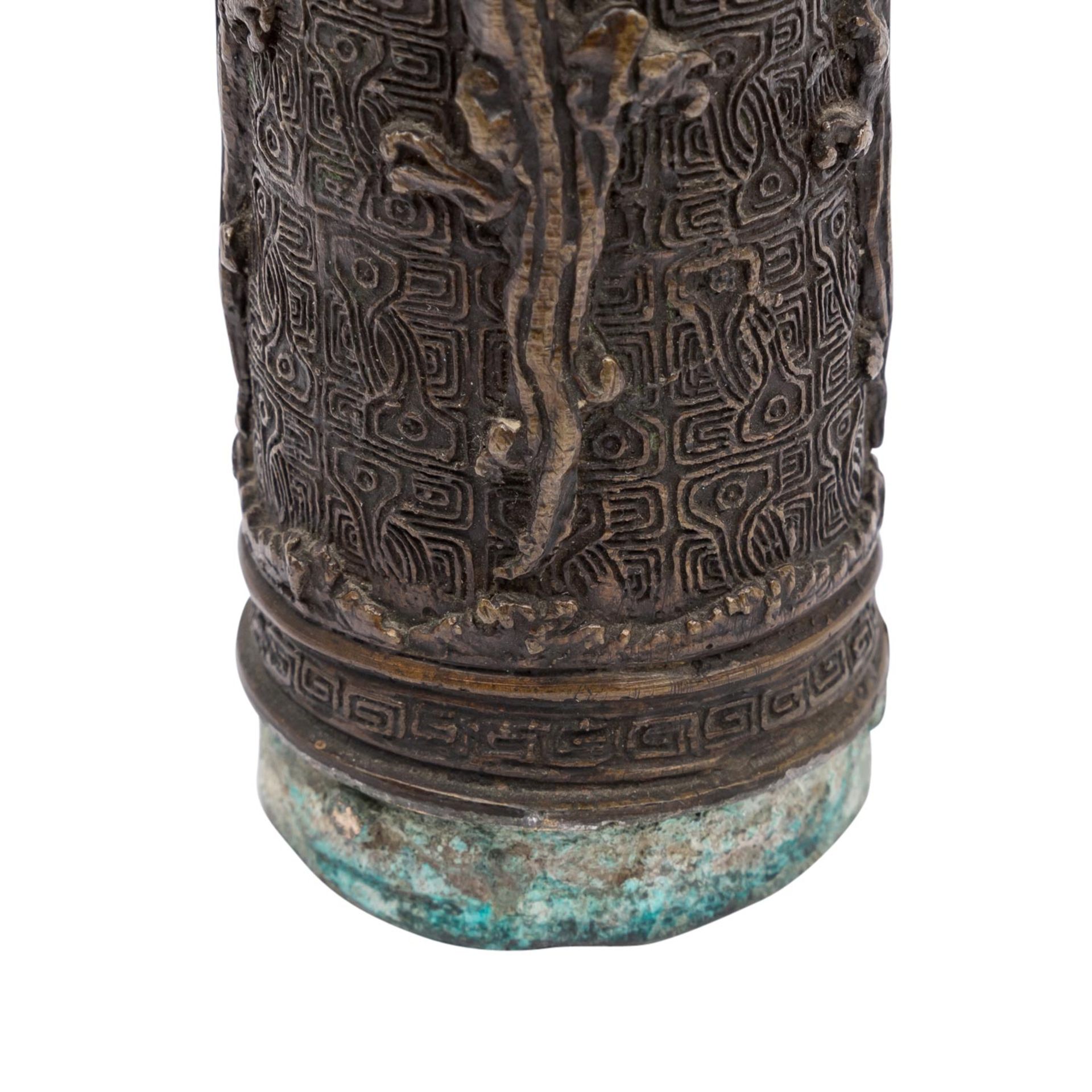 Vase aus Bronze. CHINA, - Bild 11 aus 11