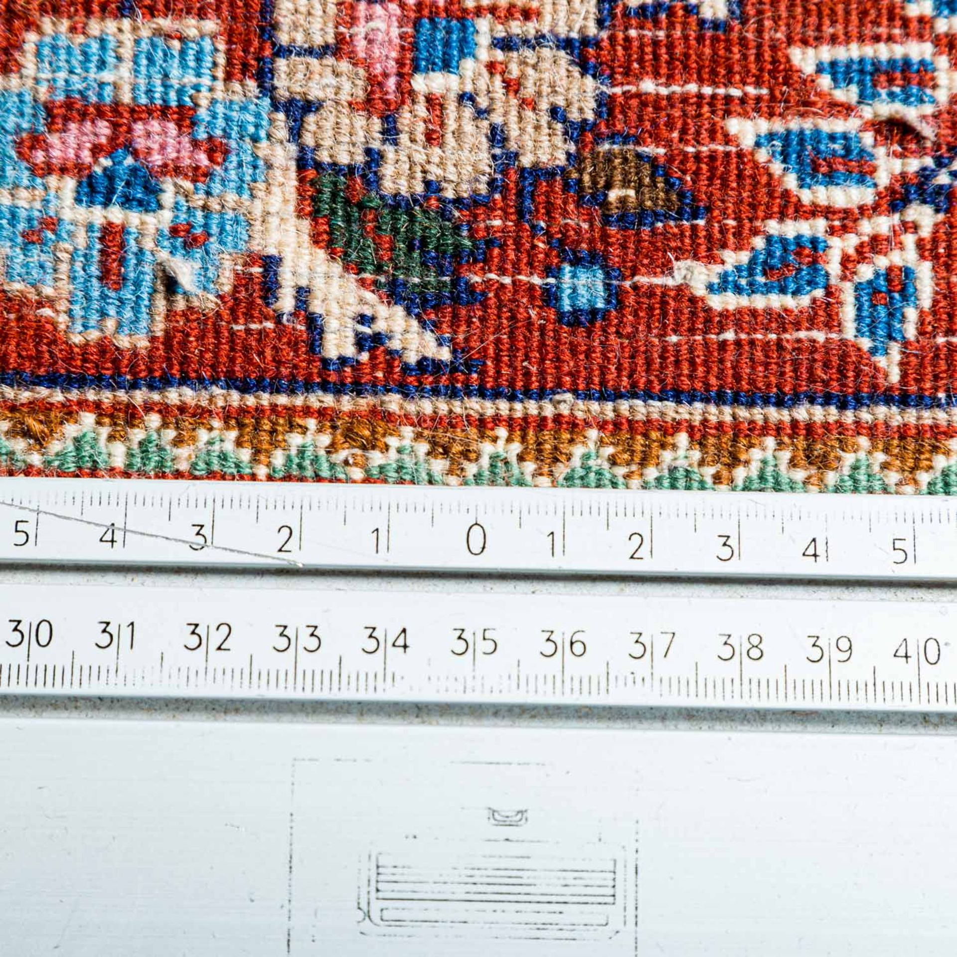 Orientteppich mit Seide. MOUD/IRAN, 20. Jh., 294x201 cm. - Bild 4 aus 4