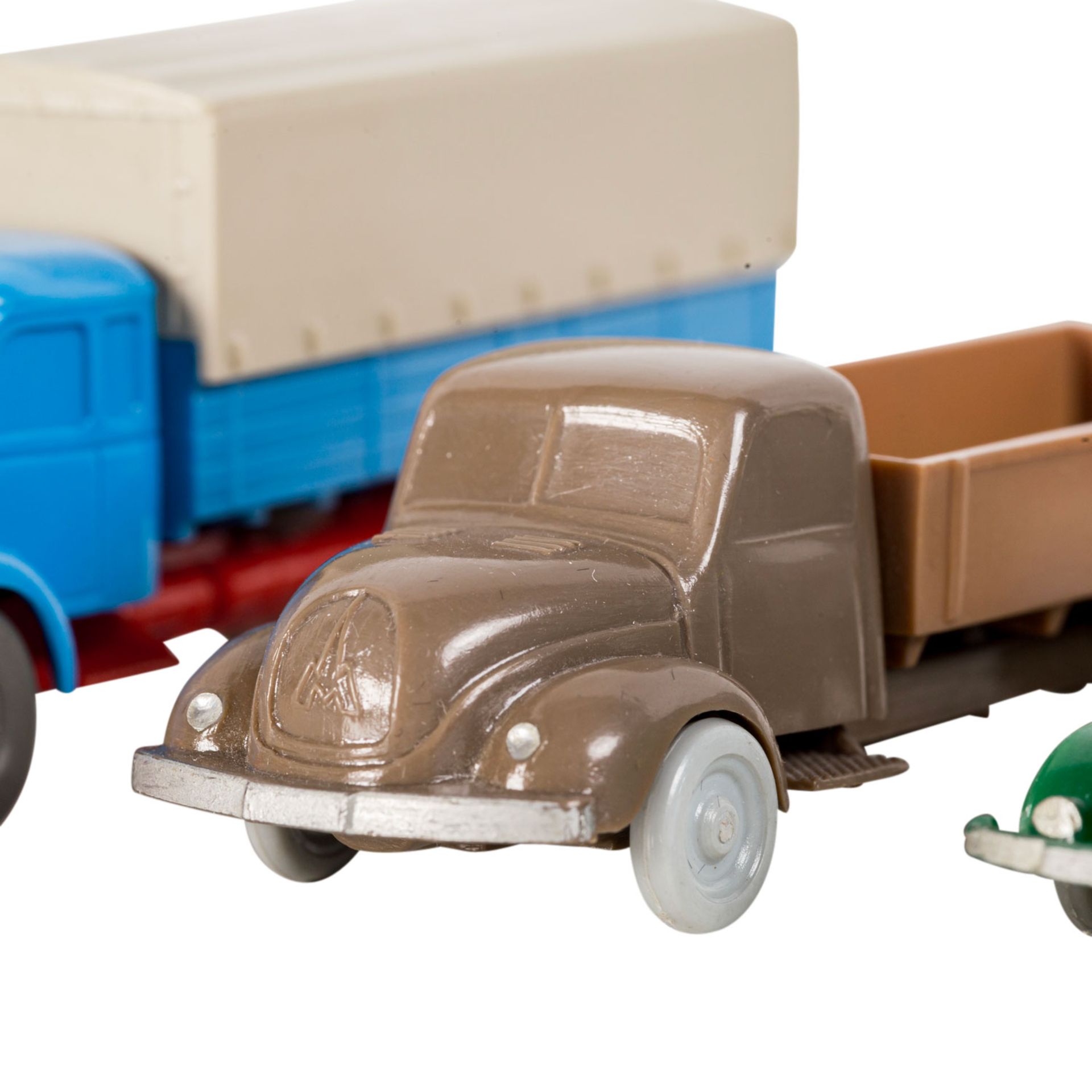 WIKING Konvolut aus 5 Pritschen-LKW und 3 Anhänger im Maßstab 1:87, 1950er Jahre - Bild 5 aus 6