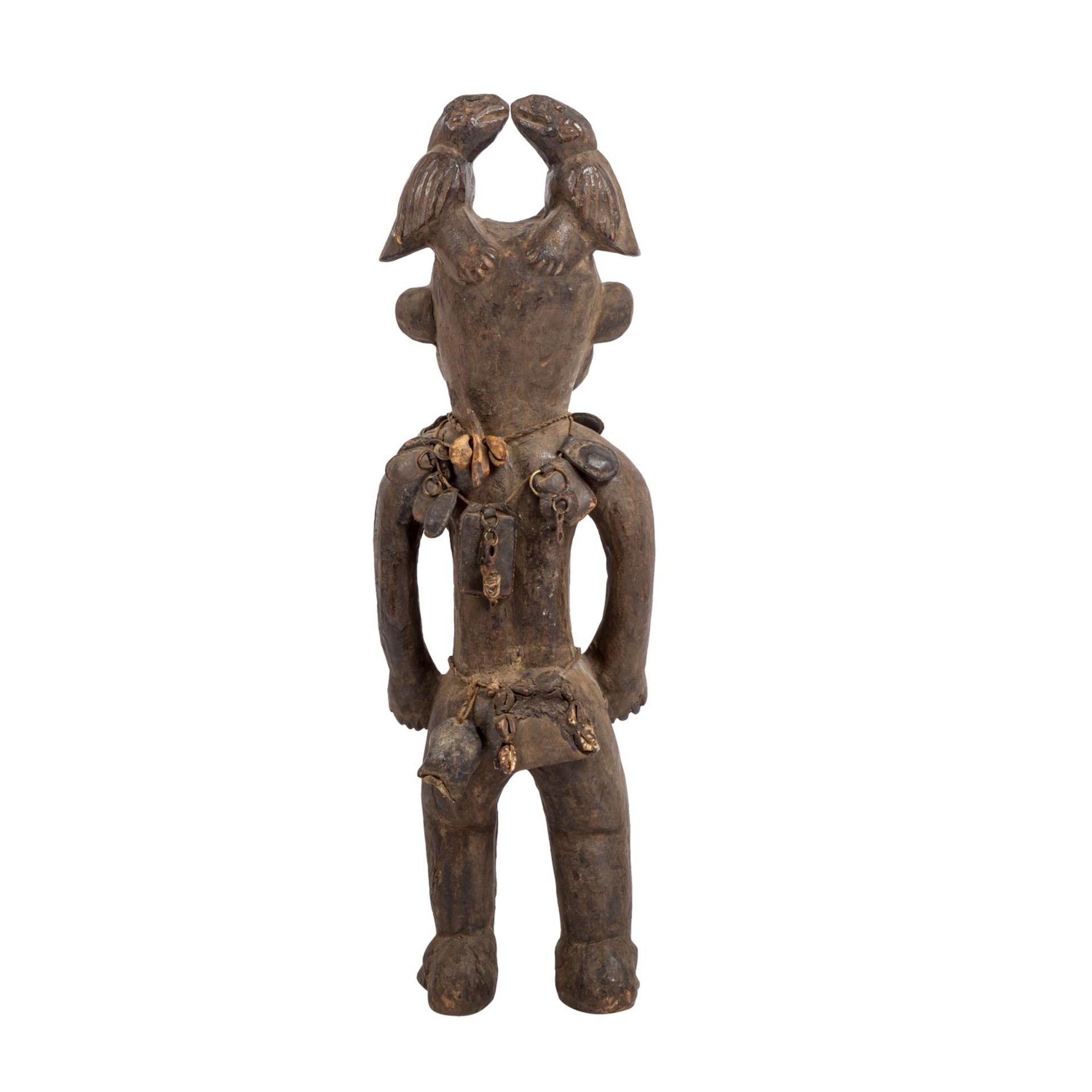 Skulptur einer magischen männlichen Figur. KAMERUN/AFRIKA, um 1900 oder älter. - Image 3 of 10