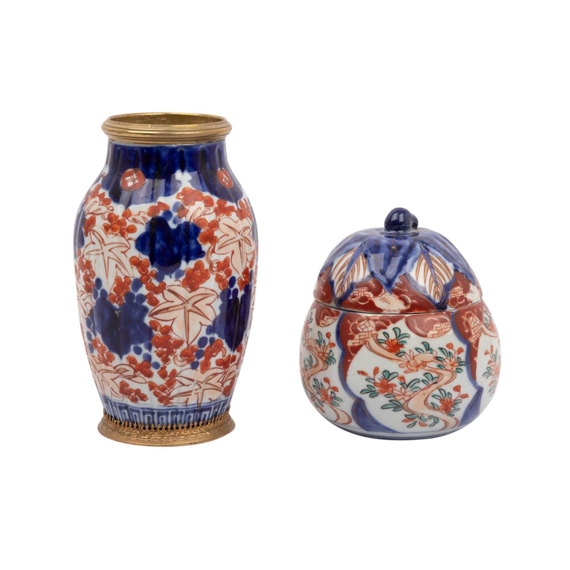 4 objets d'art mit Imari-Dekor. JAPAN, Meiji-Zeit (1868-1912): - Bild 5 aus 10