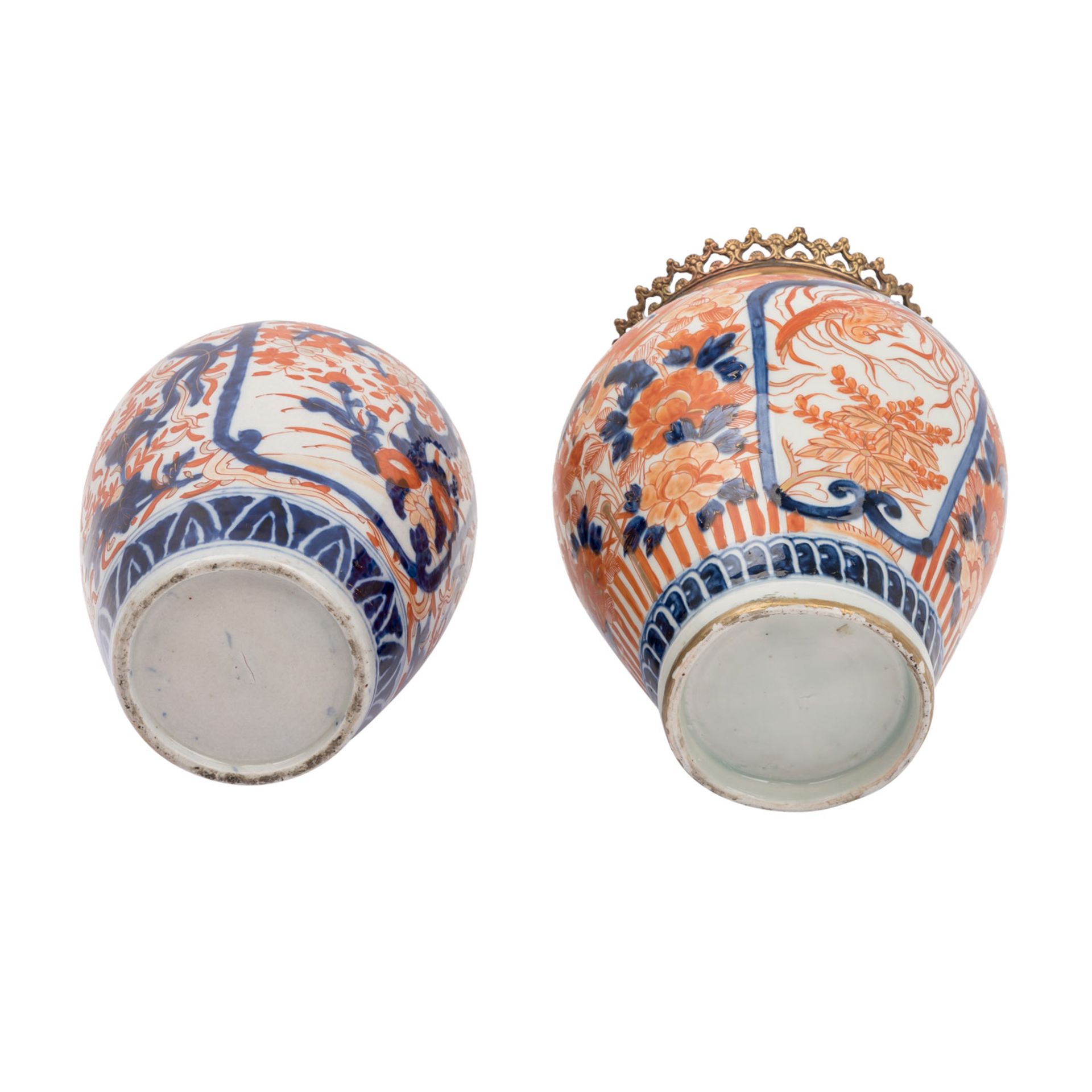 2 Imari-Vasen und 1 Imari-Cachepot mit Ormolu-Montierung, JAPAN: - Bild 10 aus 13