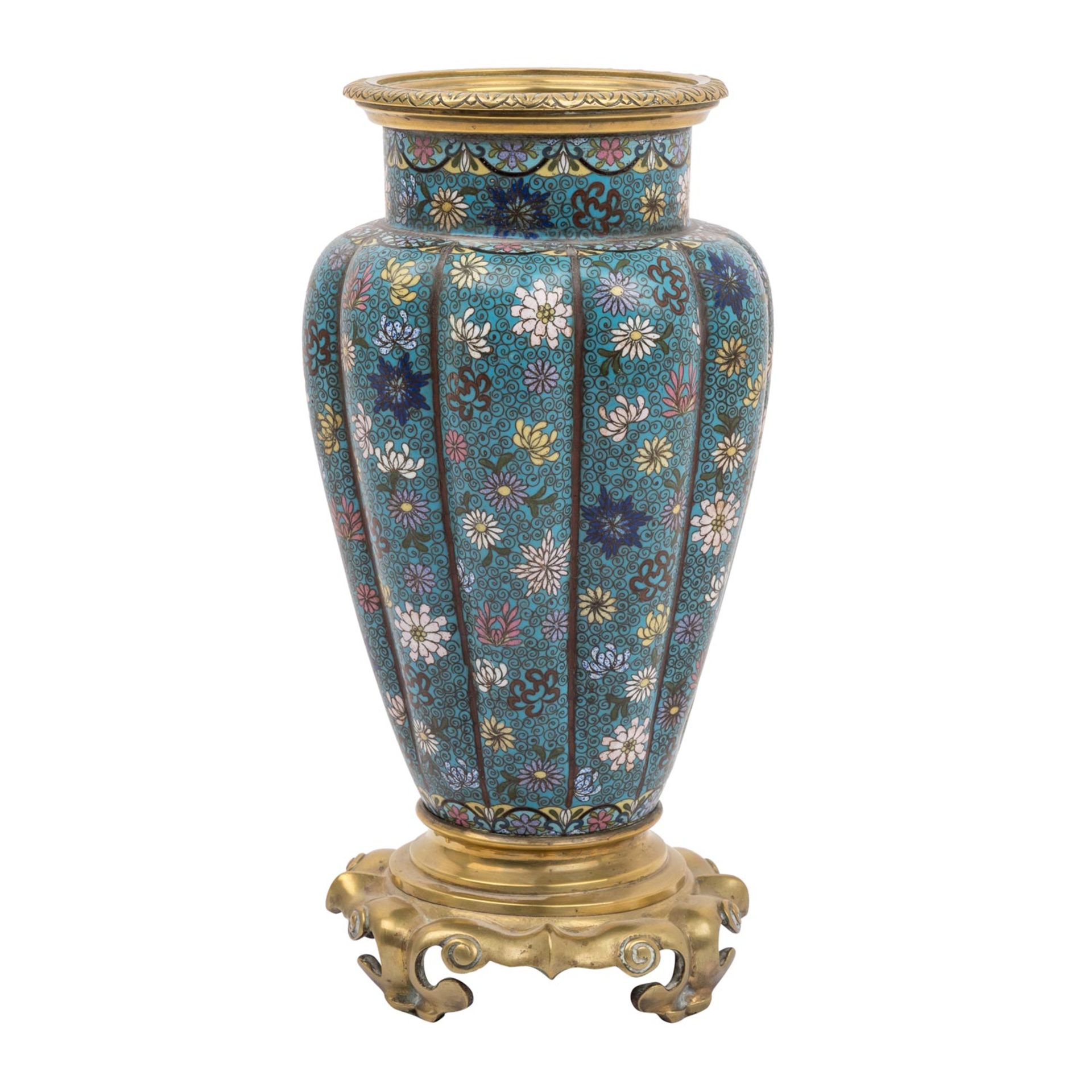 Cloisonné-Vase in Ormolu-Montierung. CHINA, 19. Jh., - Bild 3 aus 8