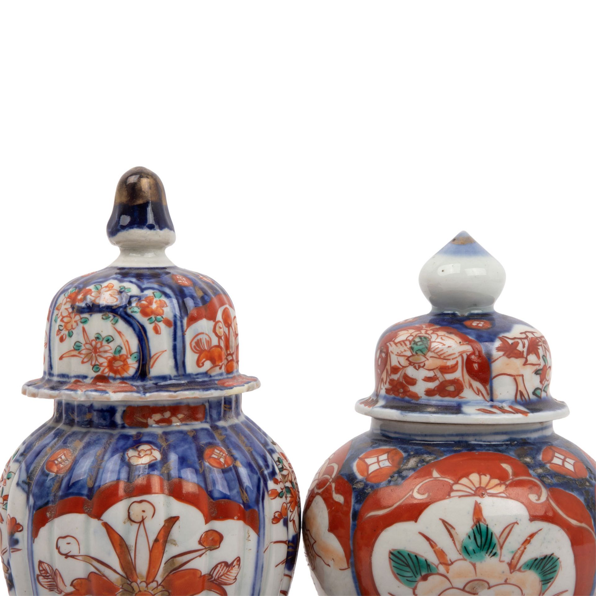 4 objets d'art mit Imari-Dekor. JAPAN, Meiji-Zeit (1868-1912): - Bild 4 aus 10