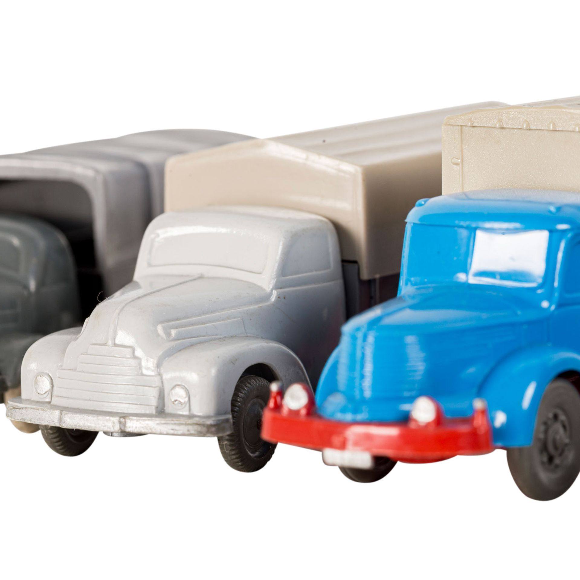 WIKING Konvolut aus 5 Pritschen-LKW und 3 Anhänger im Maßstab 1:87, 1950er Jahre - Bild 6 aus 6