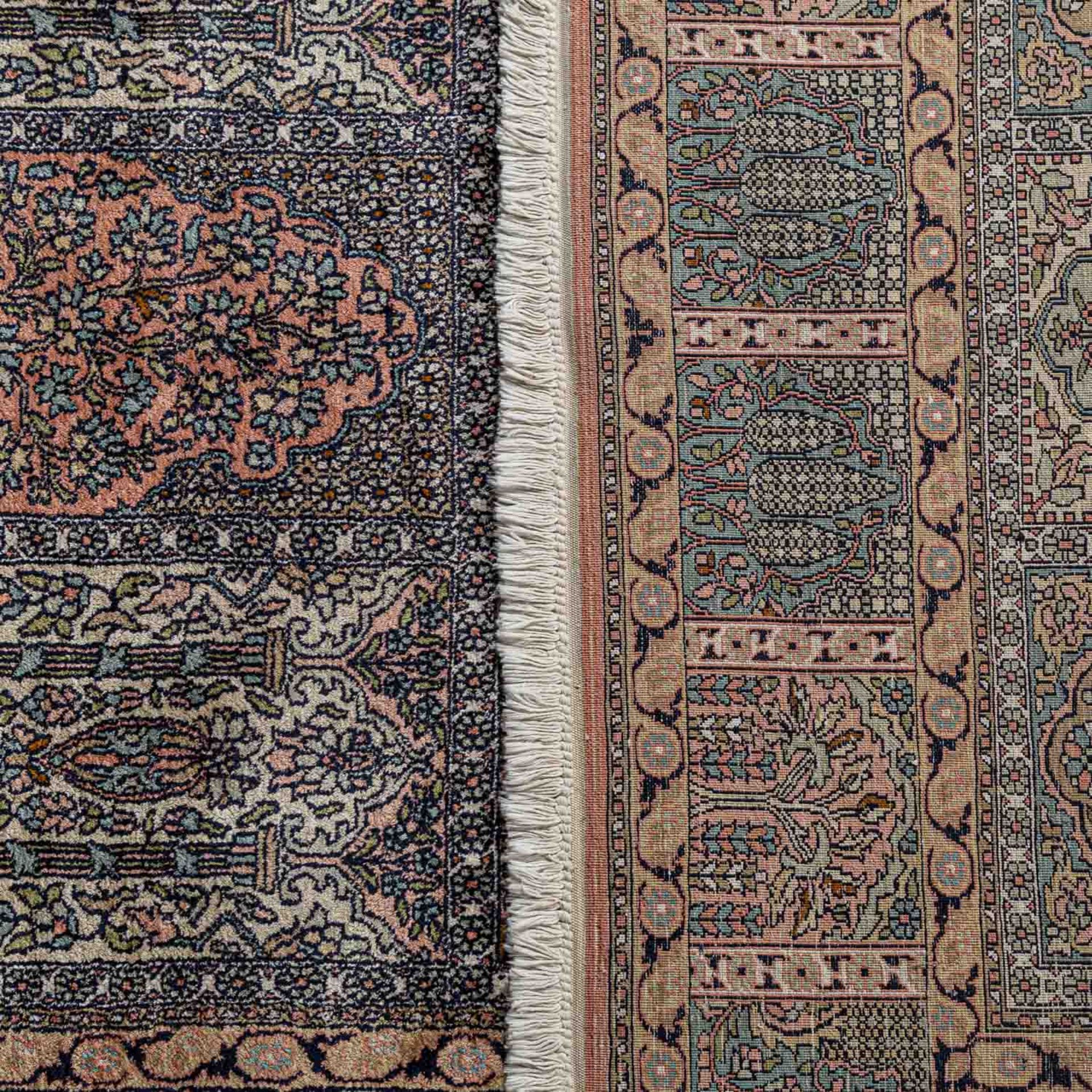 Orientteppich aus Kaschmirseide. 20. Jh., 202x136 cm. - Bild 4 aus 5