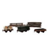 MÄRKLIN Uhrwerk-E-Lok RS 900 B mit zwei Güterwagen, Spur 0, nach 1930,