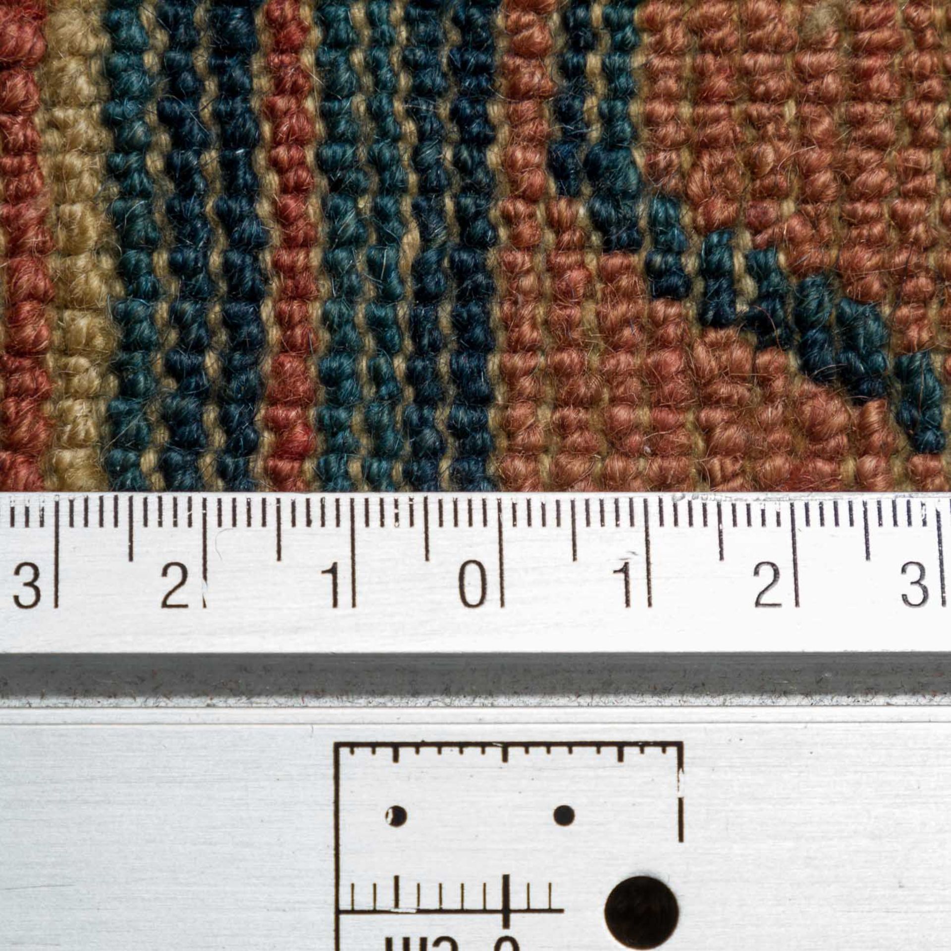 Teppich. CHINA, um 1900, 200x140 cm. - Bild 4 aus 4